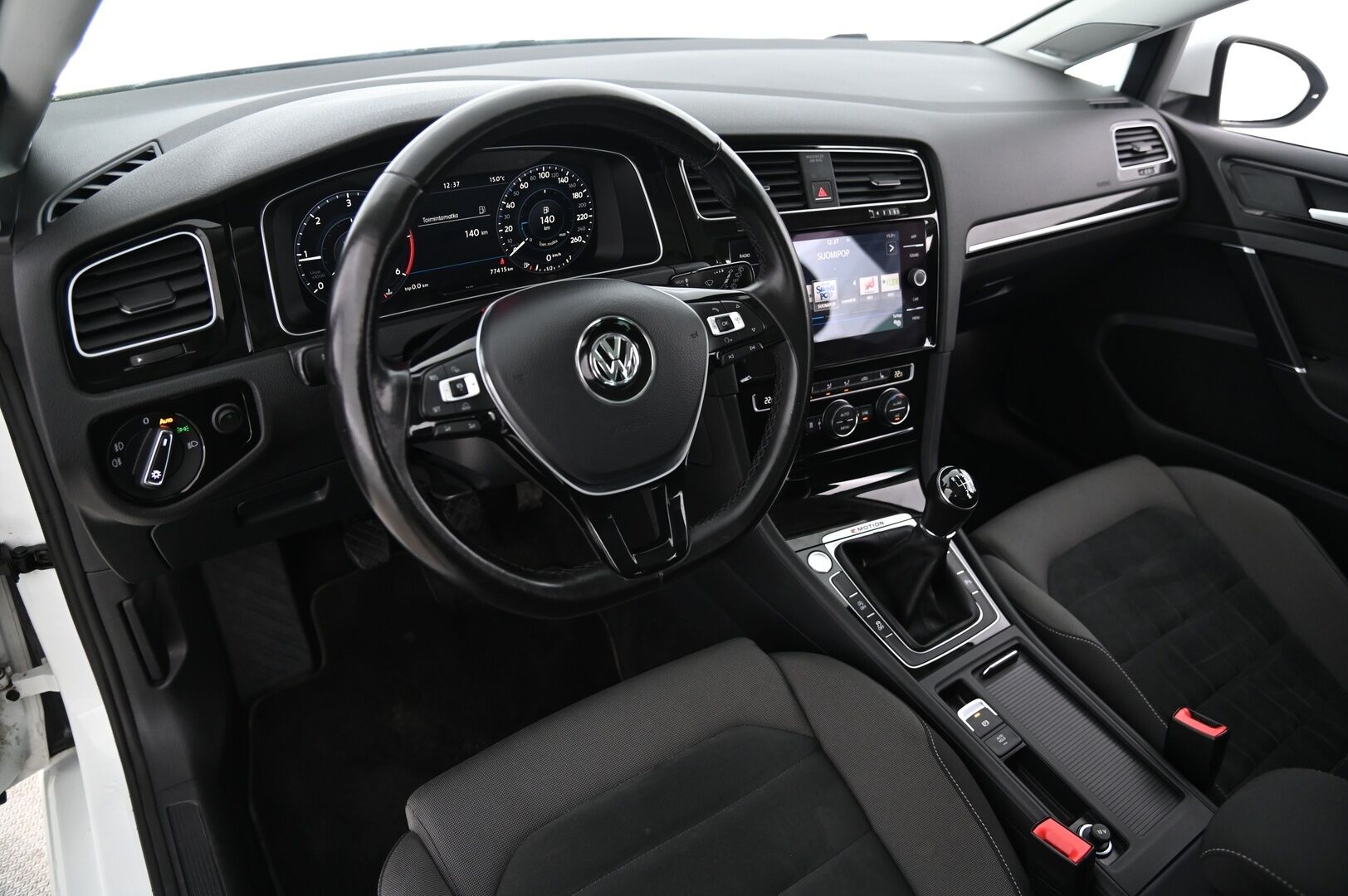 Volkswagen Golf 2017 2,0TDI 4MOTION Highline* Dynaudio / Webasto / Panorama / Digimittaristo*