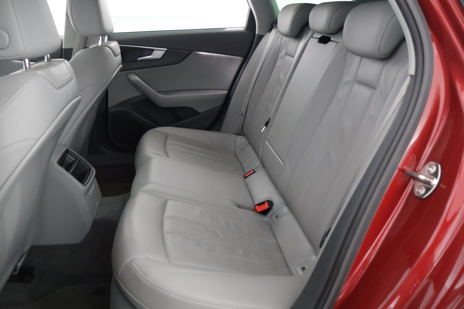 Audi A4 2017 Avant Business Sport 3,0 TDI 200 kW quattro * ACC / Webasto / Lane Assist /  Digimittaristo * - 2x hyvät renkaat / Hyvällä huoltohistorialla / Hienokuntoinen - HULLUT AVAJAISHULINAT KORKOTARJOUS 3,29 %