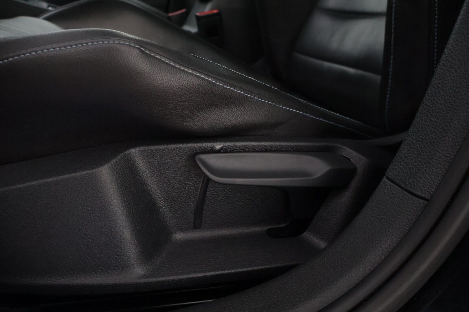 Volkswagen Golf 2015 GTE Plug-In Hybrid *Madallussarja / Sportti penkit / Adapt. Vakkari / Sport / Nahkasisusta * - Näyttävä & sporttinen golffi hyvillä varusteilla - HULLUT VÄLIPÄIVÄT KORKOTARJOUS 2,49%