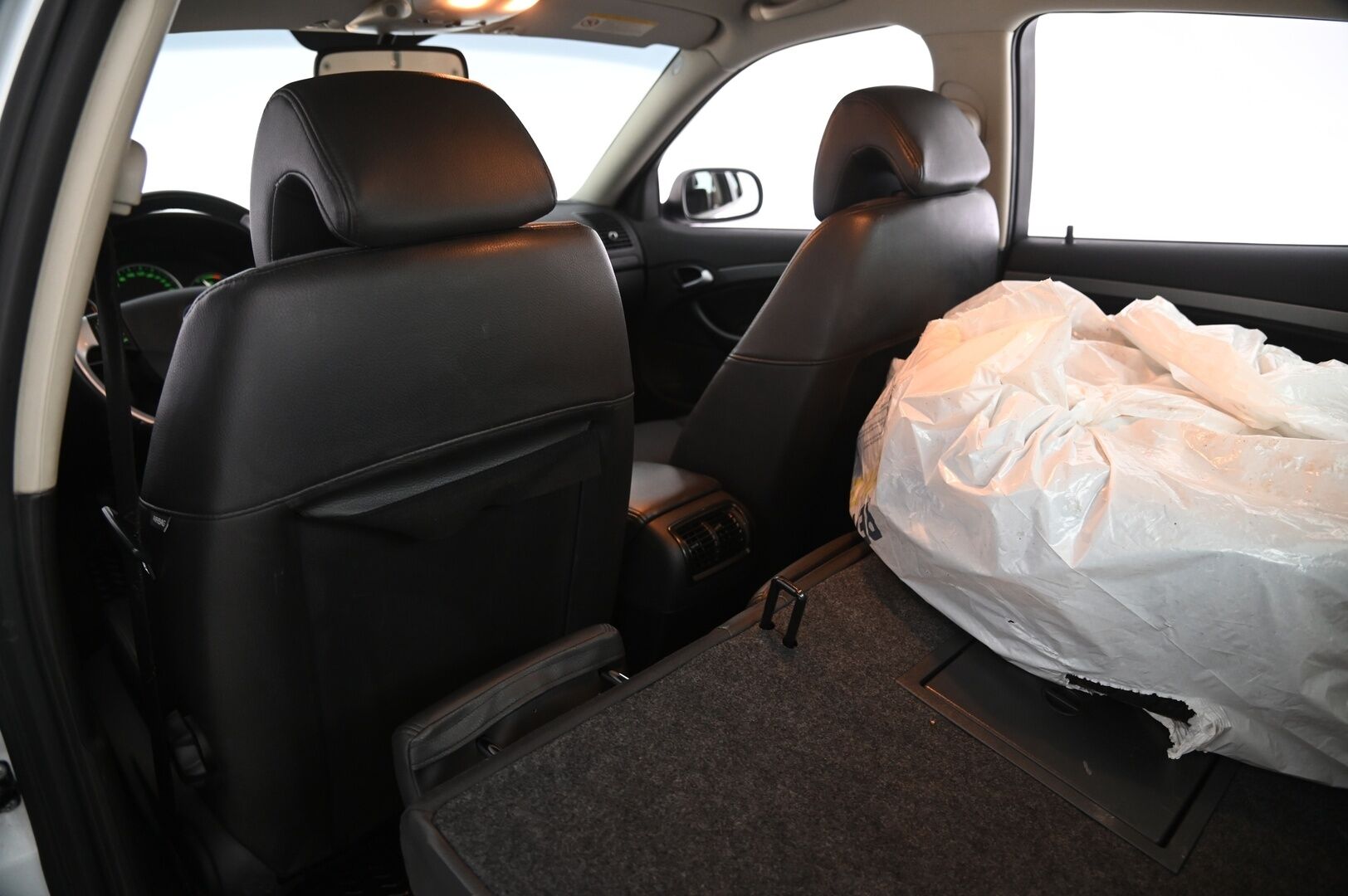 Saab 9-3 2010 Linear 1,9TTiD 130hv 4D MT6 FWD BL *Myydään huutokaupat.com* - *Myydään huutokaupat.com*