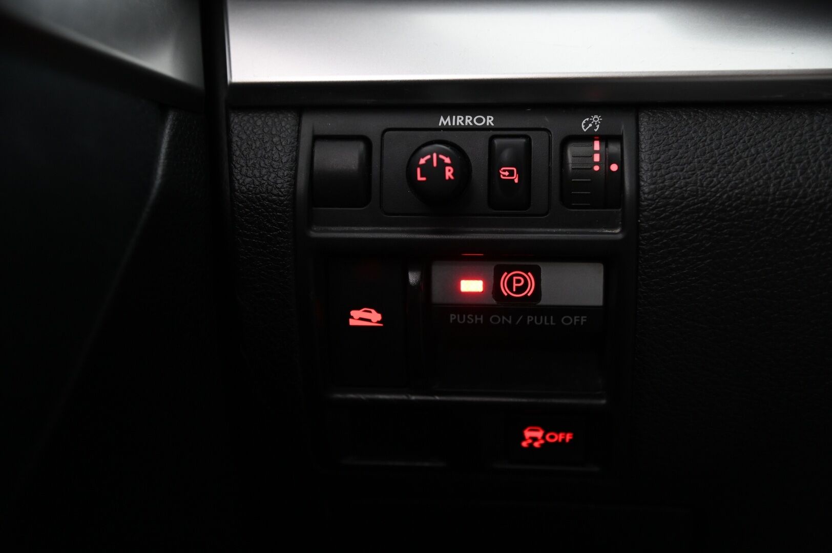 Subaru Legacy 2011 *Myydään Huutokaupat.com*