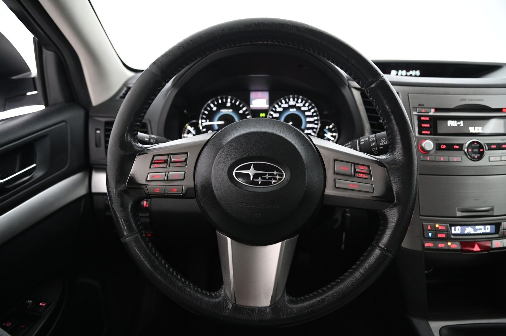Subaru Legacy 2011 *Myydään Huutokaupat.com*