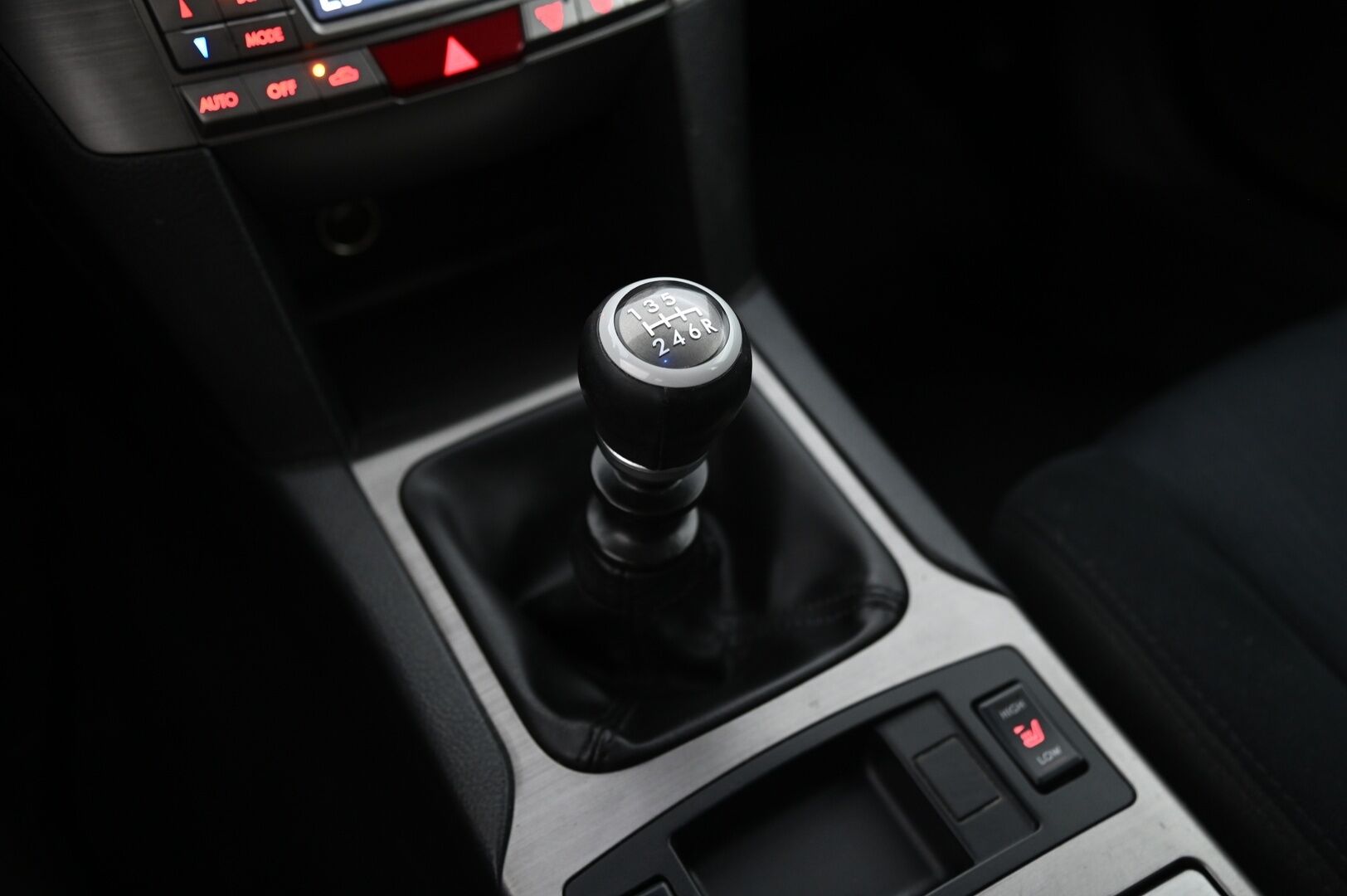 Subaru Legacy 2011 *Myydään Huutokaupat.com*