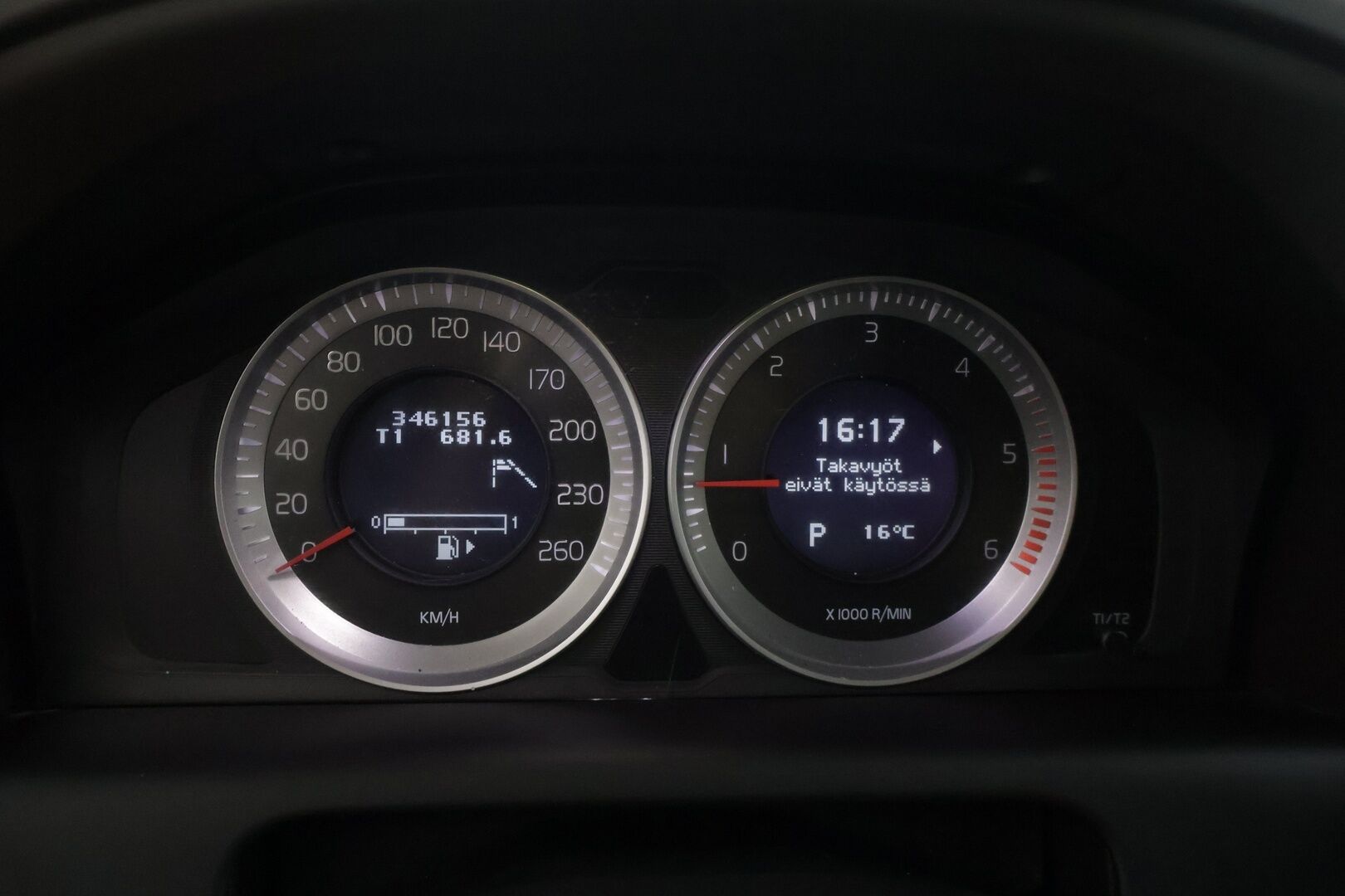 Volvo XC60 2011 D5 AWD Summum Business aut * Webasto / Panorama / Blis / Adapt. vakkari / Kaistavahti * - * Hyvin huollettu / Kattavasta varusteltu *