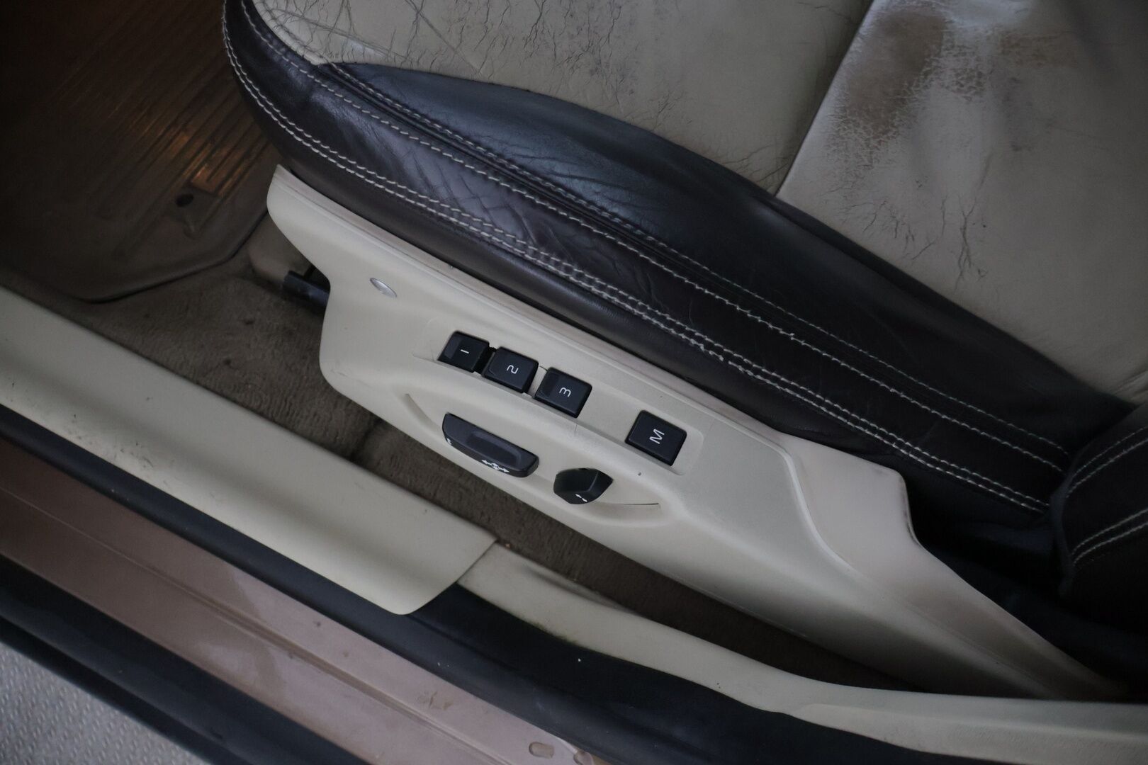 Volvo XC60 2011 D5 AWD Summum Business aut * Adapt. Vakkari / Webasto / Panorama / Blis / Kaistavahti * - * ACC / Hyvin huollettu / Kattavasta varusteltu * - HULLUT AVAJAISHULINAT KORKOTARJOUS 3,29 %