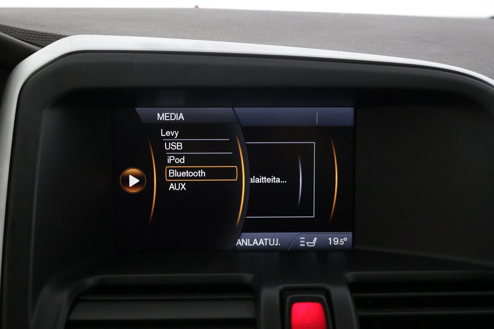 Volvo XC60 2011 D5 AWD Summum Business aut * Adapt. Vakkari / Webasto / Panorama / Blis / Kaistavahti * - * ACC / Hyvin huollettu / Kattavasta varusteltu * - HULLUT AVAJAISHULINAT KORKOTARJOUS 3,29 %