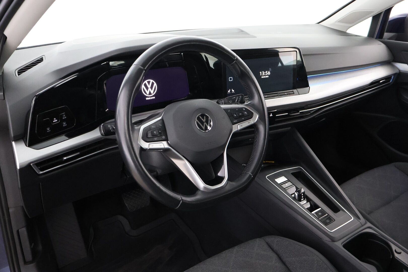 Volkswagen Golf 2020 First Edition 1,5 eTSI 110 kW (MHEV) DSG-automaatti - Suomiauto / Webasto / Adapt.Vakkari / Digimittari / LED / Ratinlämmitys / KeyLess / Apple&Android / Navi / Huippuvarusteet!