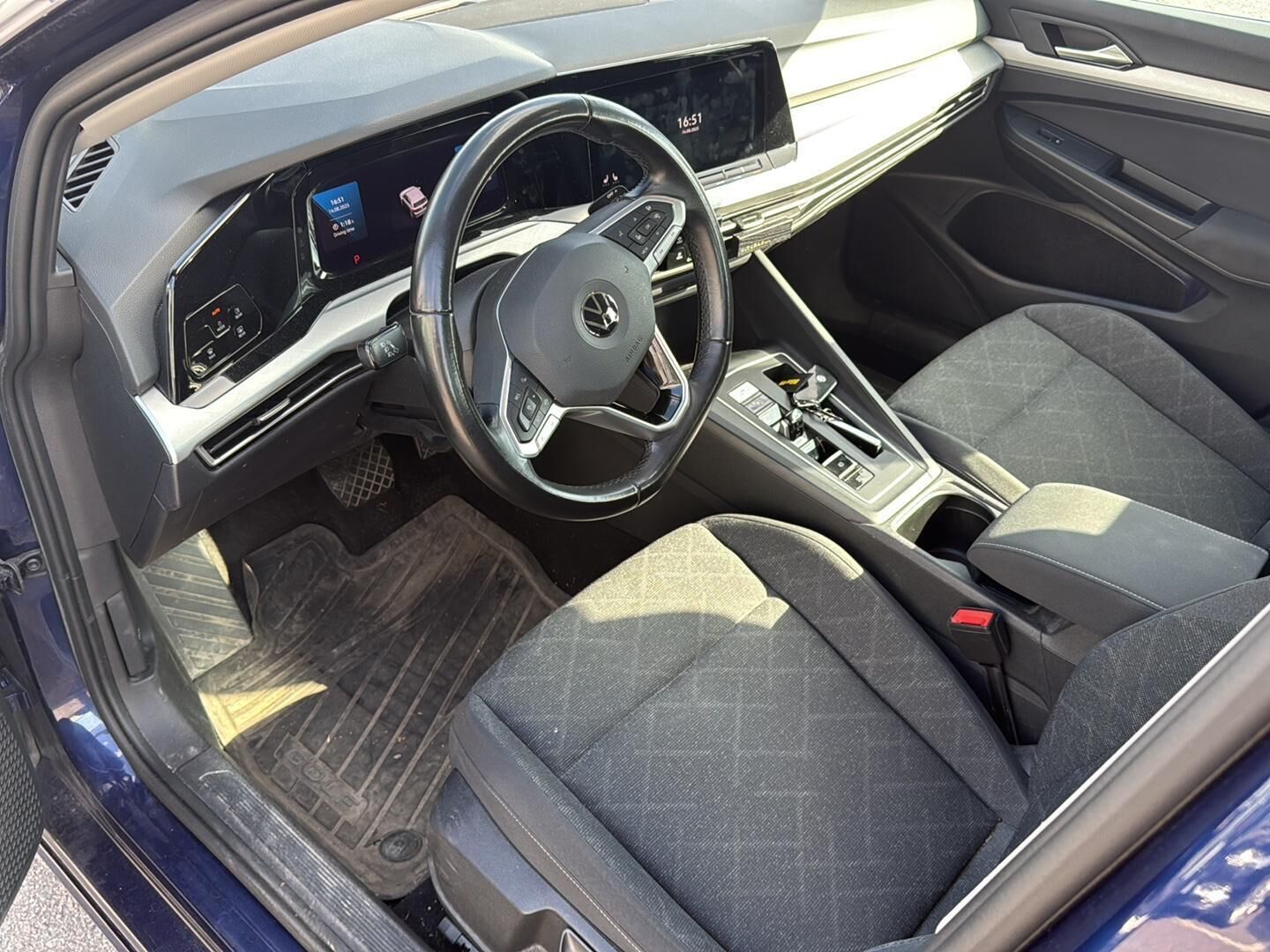 Volkswagen Golf 2020 First Edition 1,5 eTSI 110 kW (MHEV) DSG-automaatti - Suomiauto / Webasto / Adapt.Vakkari / Digimittari / LED / Ratinlämmitys / KeyLess / Apple&Android / Navi / Huippuvarusteet!