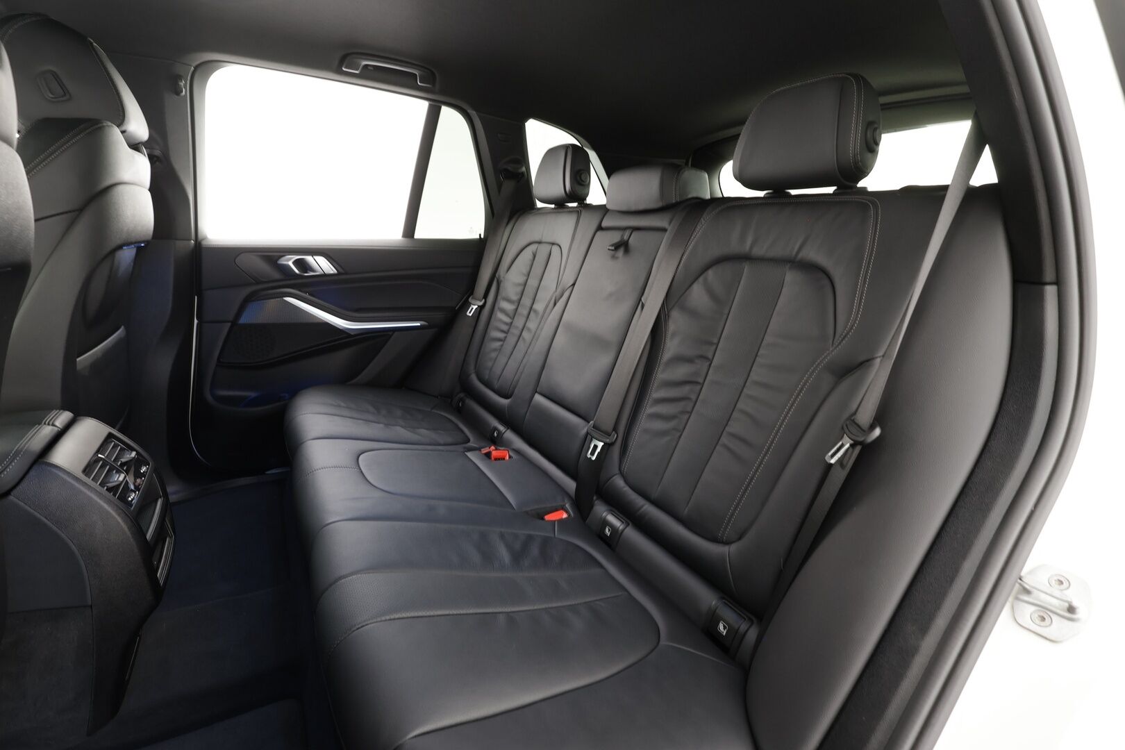 BMW X5 2020 G05 xDrive45e A M Sport * ACC / P.kamera / LED / Navi / Ilma-alusta / Hifi / Muistipenkki / Koukku * - 1.Om Suomi-auto / Kahdet renkaat aluvanteilla - HULLU BLACKWEEK KORKOTARJOUS 2,49%