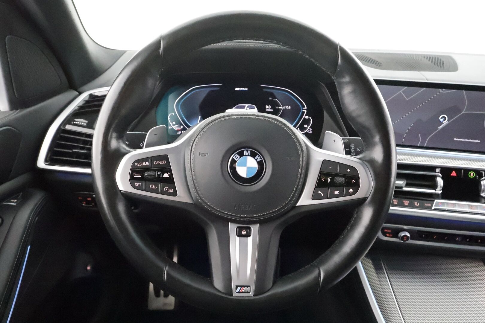 BMW X5 2020 G05 xDrive45e A M Sport * ACC / P.kamera / LED / Navi / Ilma-alusta / Hifi / Muistipenkki / Koukku * - 1.Om Suomi-auto / Kahdet renkaat aluvanteilla - HULLU BLACKWEEK KORKOTARJOUS 2,49%