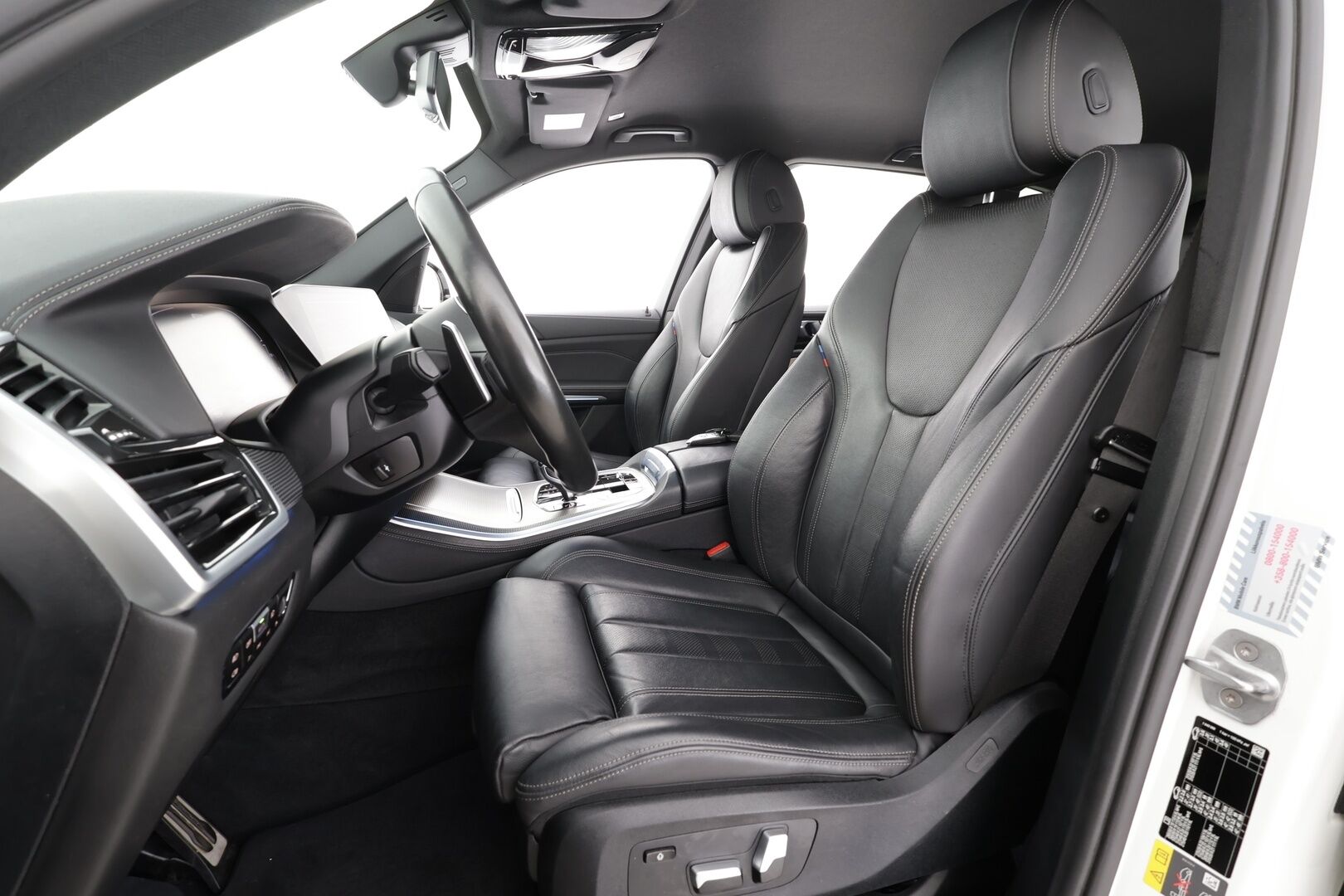 BMW X5 2020 G05 xDrive45e A M Sport * ACC / P.kamera / LED / Navi / Ilma-alusta / Hifi / Muistipenkki / Koukku * - 1.Om Suomi-auto / Kahdet renkaat aluvanteilla - HULLU BLACKWEEK KORKOTARJOUS 2,49%