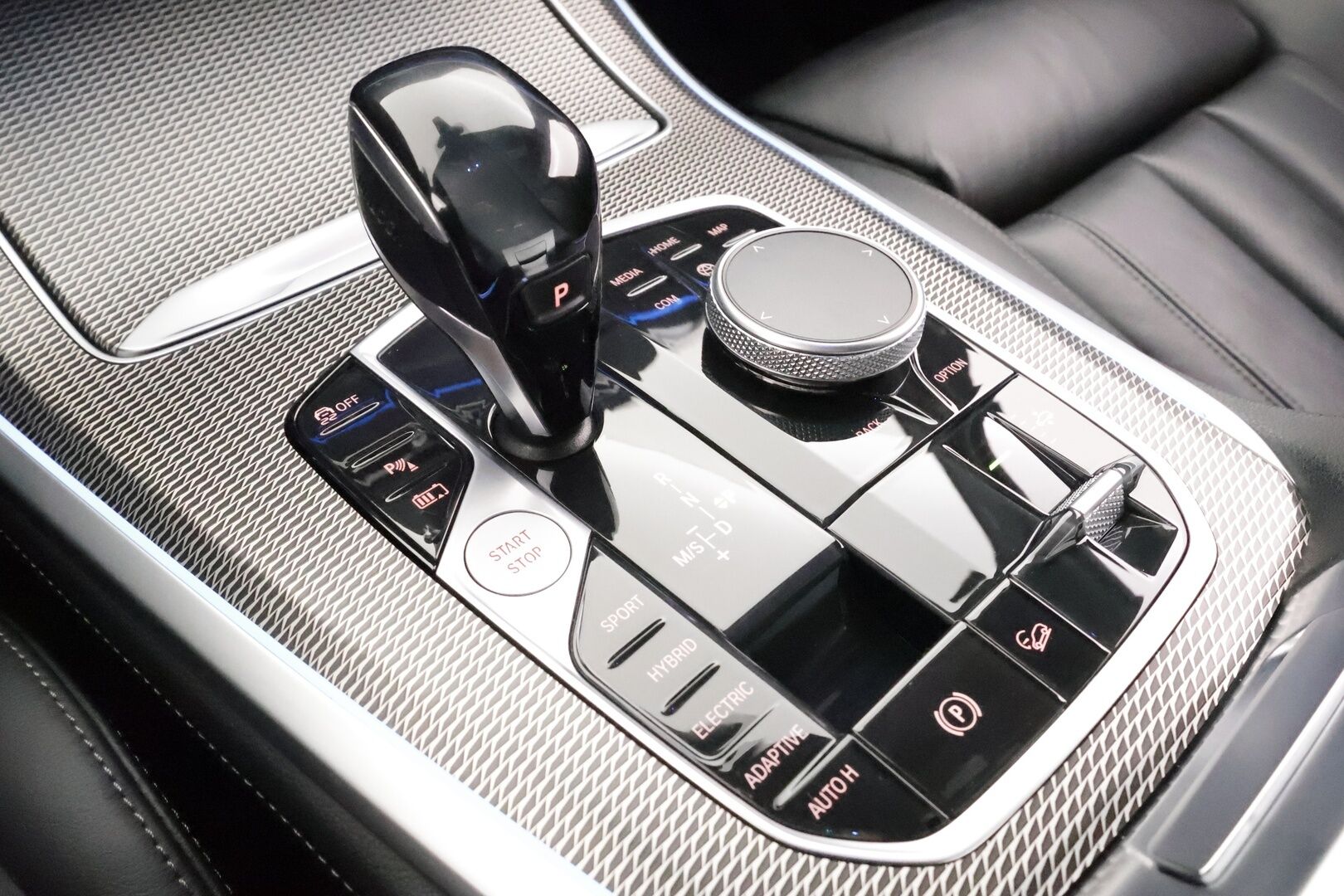 BMW X5 2020 G05 xDrive45e A M Sport * ACC / P.kamera / LED / Navi / Ilma-alusta / Hifi / Muistipenkki / Koukku * - 1.Om Suomi-auto / Kahdet renkaat aluvanteilla - HULLU BLACKWEEK KORKOTARJOUS 2,49%