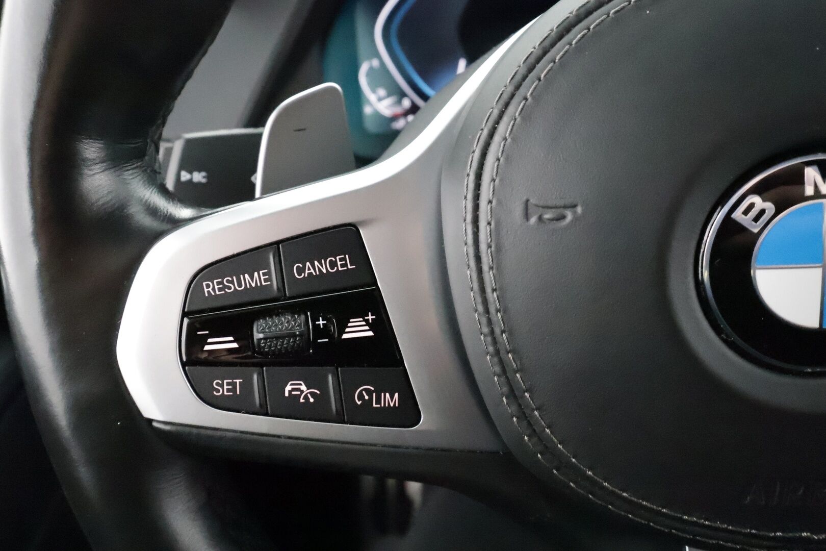 BMW X5 2020 G05 xDrive45e A M Sport * ACC / P.kamera / LED / Navi / Ilma-alusta / Hifi / Muistipenkki / Koukku * - 1.Om Suomi-auto / Kahdet renkaat aluvanteilla - HULLU BLACKWEEK KORKOTARJOUS 2,49%