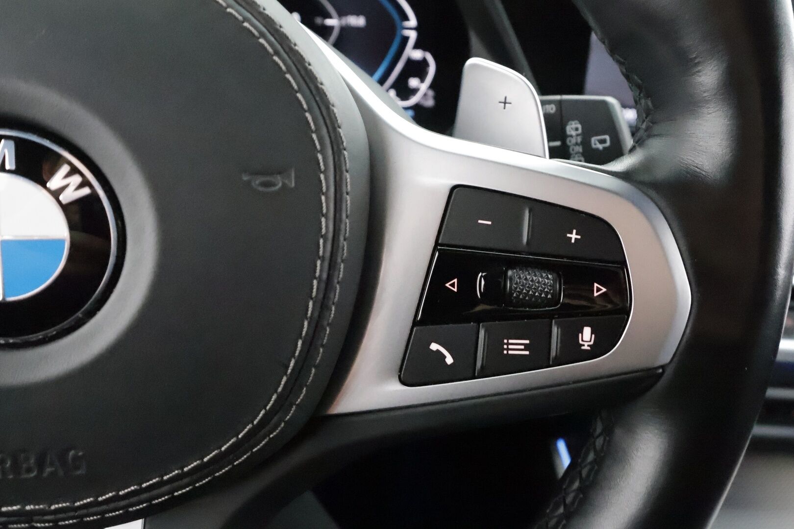 BMW X5 2020 G05 xDrive45e A M Sport * ACC / P.kamera / LED / Navi / Ilma-alusta / Hifi / Muistipenkki / Koukku * - 1.Om Suomi-auto / Kahdet renkaat aluvanteilla - HULLU BLACKWEEK KORKOTARJOUS 2,49%