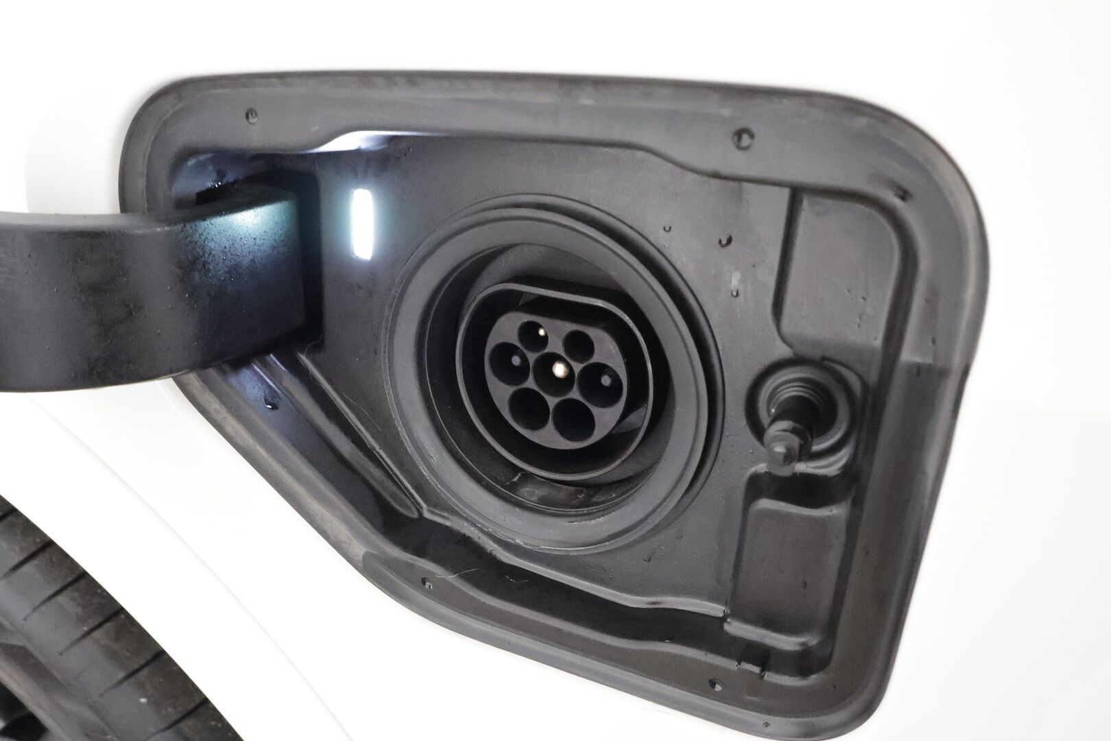 BMW X5 2020 G05 xDrive45e A M Sport * ACC / P.kamera / LED / Navi / Ilma-alusta / Hifi / Muistipenkki / Koukku * - 1.Om Suomi-auto / Kahdet renkaat aluvanteilla - HULLU BLACKWEEK KORKOTARJOUS 2,49%