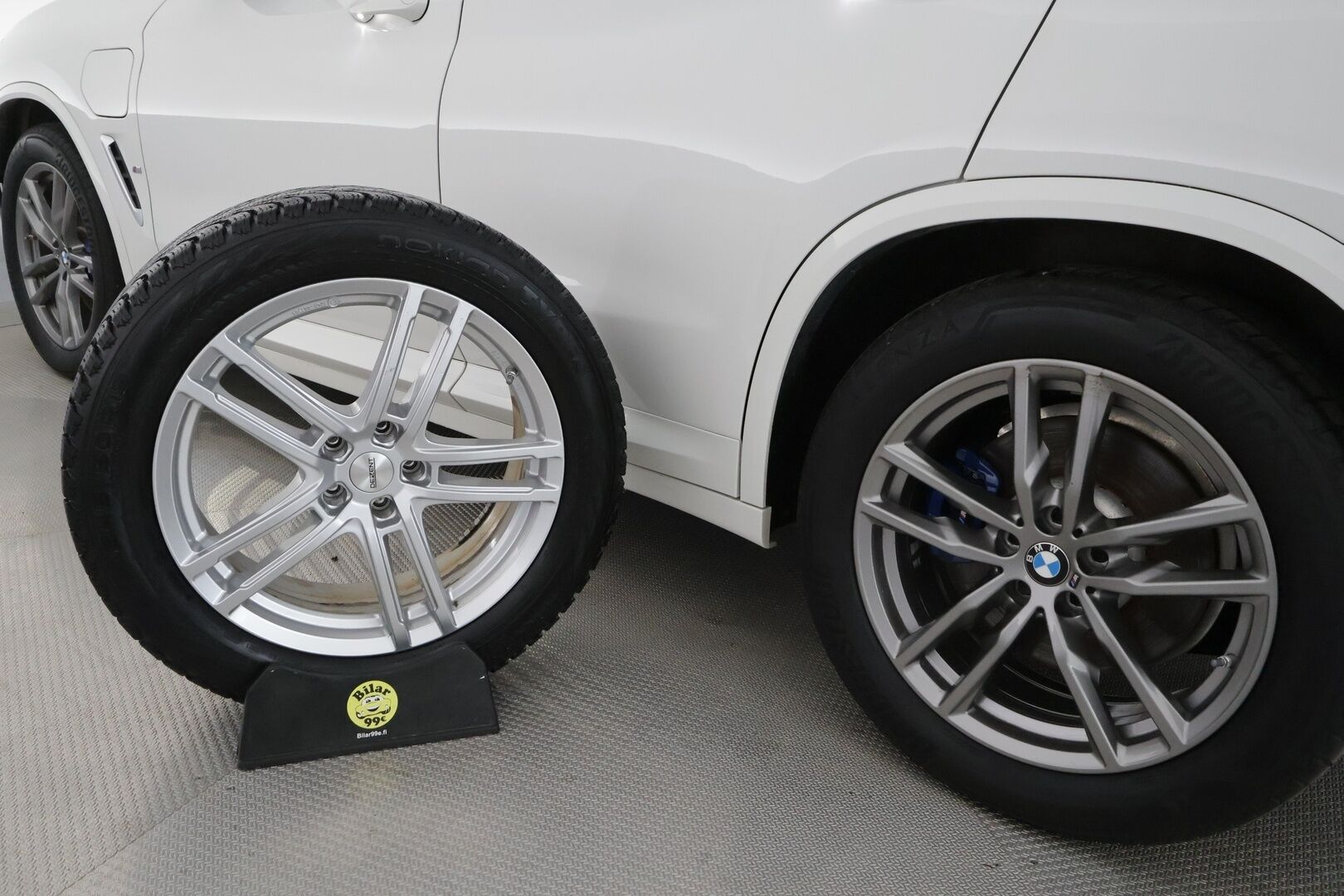BMW X3 2021 G01 xDrive 30e Charged Edition M Sport *ALV / H&K / Adapt.vakkari / 360 kamera / Keyless / Sportpenkit / Apple&Android* - 3,99 % KORKOTARJOUS TÄHÄN AUTOON - Akku kuntotarkastettu! / 1-om Suomi-auto / Kahdet renkaat / Merkkihuollettu