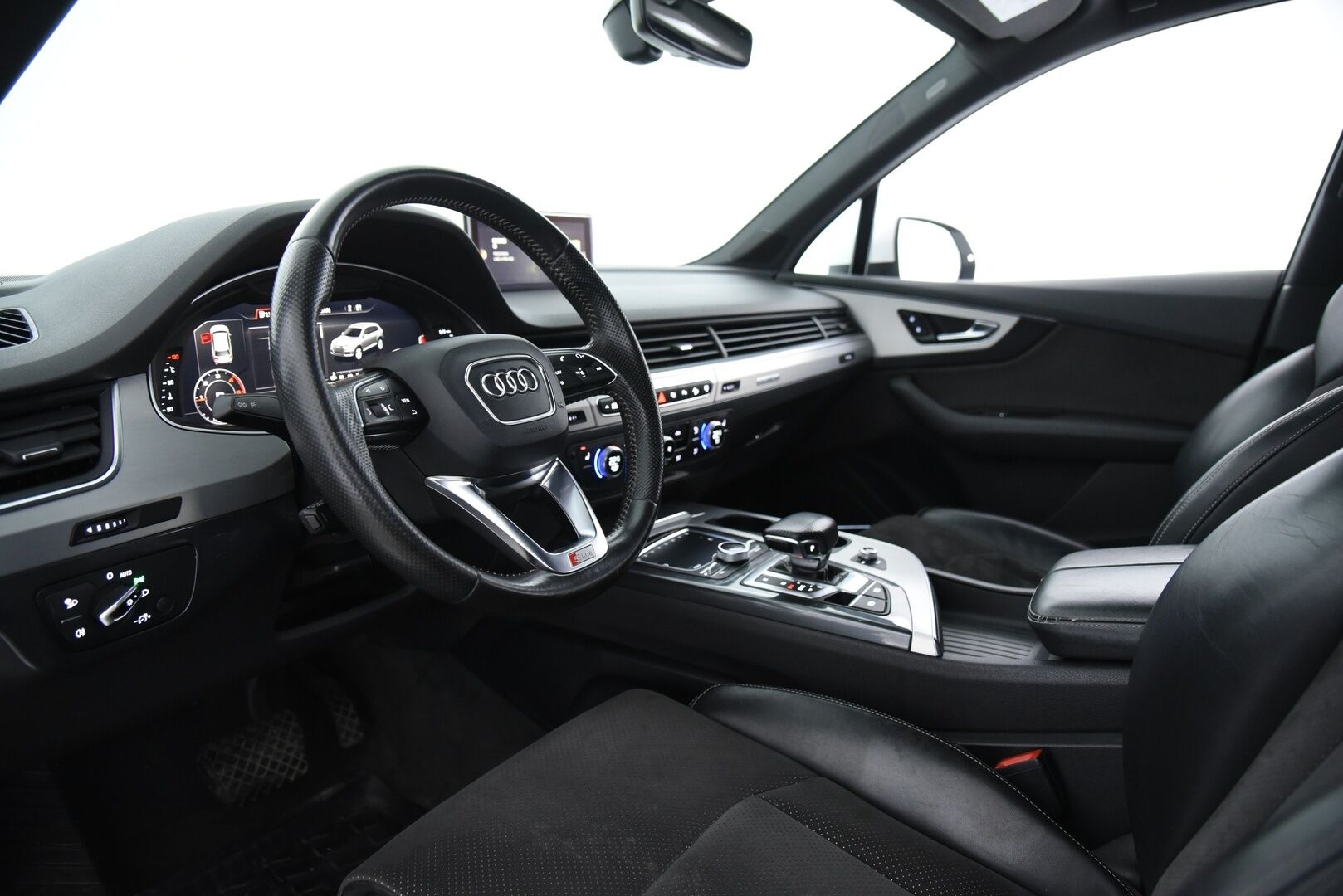 Audi Q7 2016 3,0 V6 TDI 200 kW quattro tiptronic S-Line 7p * Vetokoukku / Webasto / Bose / Digimittaristo / Muistipenkki / MMI+ / LED * - Muistipenkki / Alletaittuva koukku / MMI+ / Pa-lämmitin - HULLUT AVAJAISHULINAT KORKOTARJOUS 3,29 %