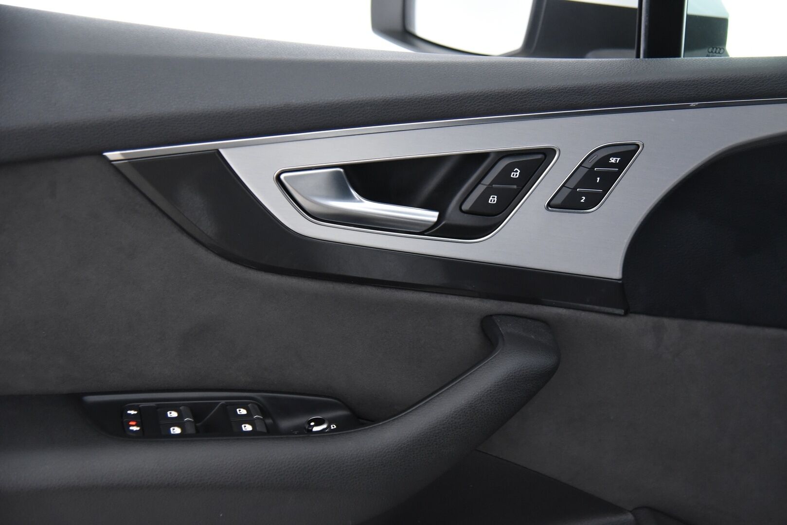 Audi Q7 2016 3,0 V6 TDI 200 kW quattro tiptronic S-Line 7p * Vetokoukku / Webasto / Bose / Digimittaristo / Muistipenkki / MMI+ / LED * - Muistipenkki / Alletaittuva koukku / MMI+ / Pa-lämmitin - HULLUT AVAJAISHULINAT KORKOTARJOUS 3,29 %