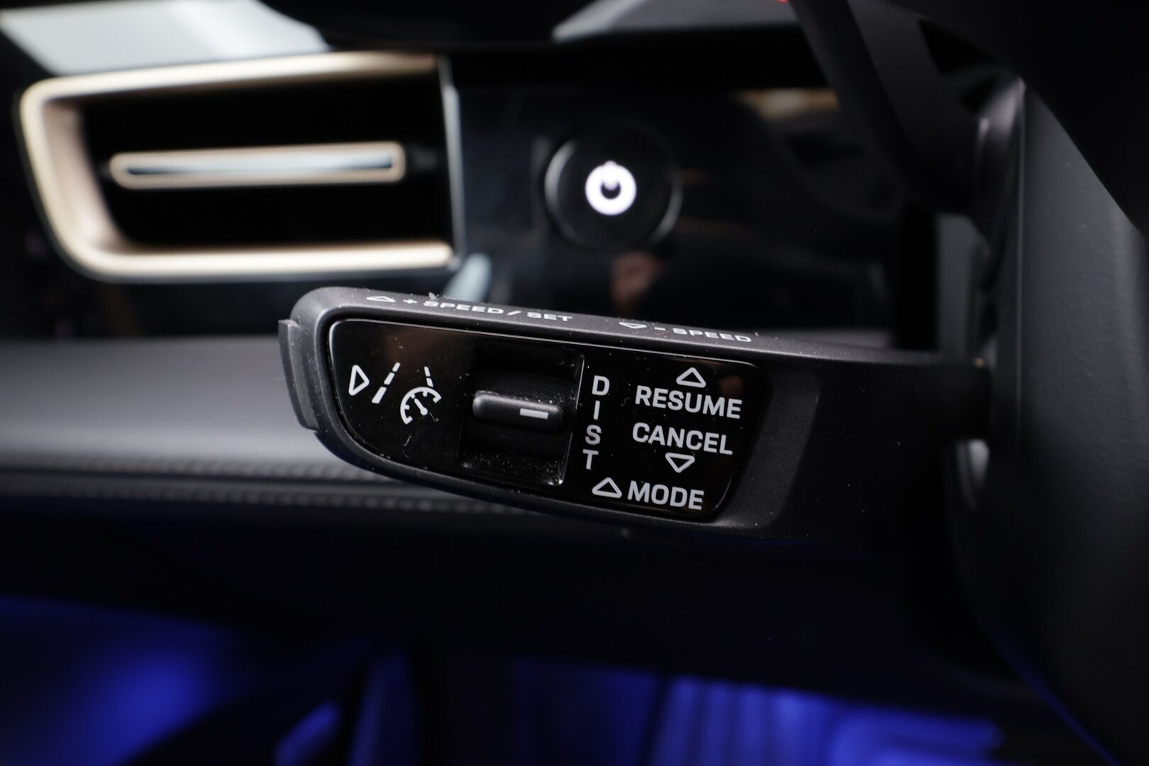 Porsche Taycan 2020 4S 420 kW * Sport-Chrono / Bose / 18-ist muistilla / PDLS+ / PASM / 360 Kamera / Lämpöpumppu * - 1.Om Suomi-auto / Näyttö matkustajalle / Akku kuntotarkastettu / Merkkihuollettu / Kahdet renkaat aluvanteilla