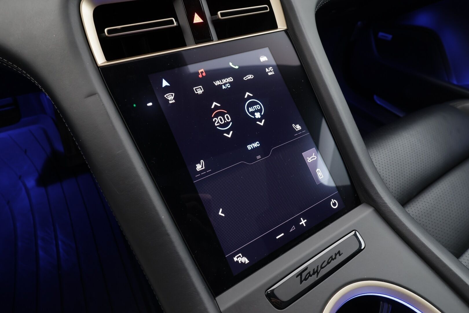 Porsche Taycan 2020 4S 420 kW * Sport-Chrono / Bose / 18-ist muistilla / PDLS+ / PASM / 360 Kamera / Lämpöpumppu * - 1.Om Suomi-auto / Näyttö matkustajalle / Akku kuntotarkastettu / Merkkihuollettu / Kahdet renkaat aluvanteilla