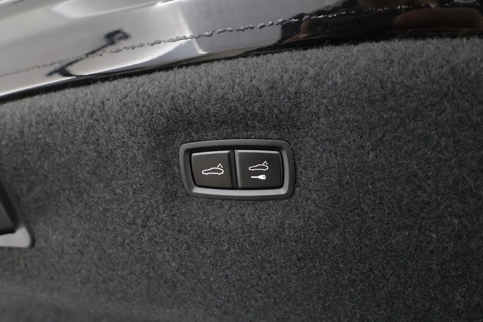 Porsche Taycan 2020 4S 420 kW * Sport-Chrono / Bose / 18-ist muistilla / PDLS+ / PASM / 360 Kamera / Lämpöpumppu * - 1.Om Suomi-auto / Näyttö matkustajalle / Akku kuntotarkastettu / Merkkihuollettu / Kahdet renkaat aluvanteilla