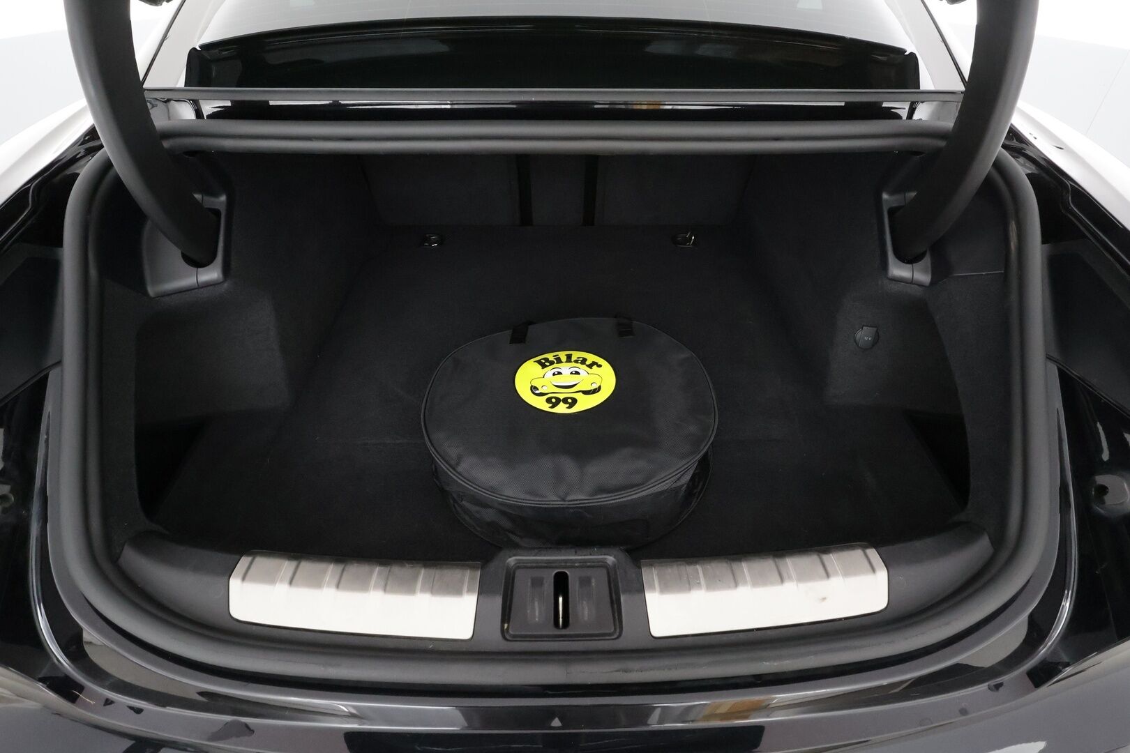 Porsche Taycan 2020 4S 420 kW * Sport-Chrono / Bose / 18-ist muistilla / PDLS+ / PASM / 360 Kamera / Lämpöpumppu * - 1.Om Suomi-auto / Näyttö matkustajalle / Akku kuntotarkastettu / Merkkihuollettu / Kahdet renkaat aluvanteilla