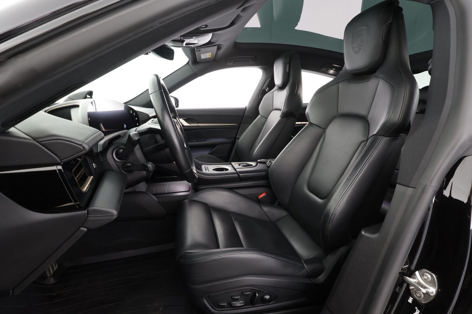 Porsche Taycan 2020 4S 420 kW * Sport-Chrono / Bose / 18-ist muistilla / PDLS+ / PASM / 360 Kamera / Lämpöpumppu * - 1.Om Suomi-auto / Näyttö matkustajalle / Akku kuntotarkastettu / Merkkihuollettu / Kahdet renkaat aluvanteilla