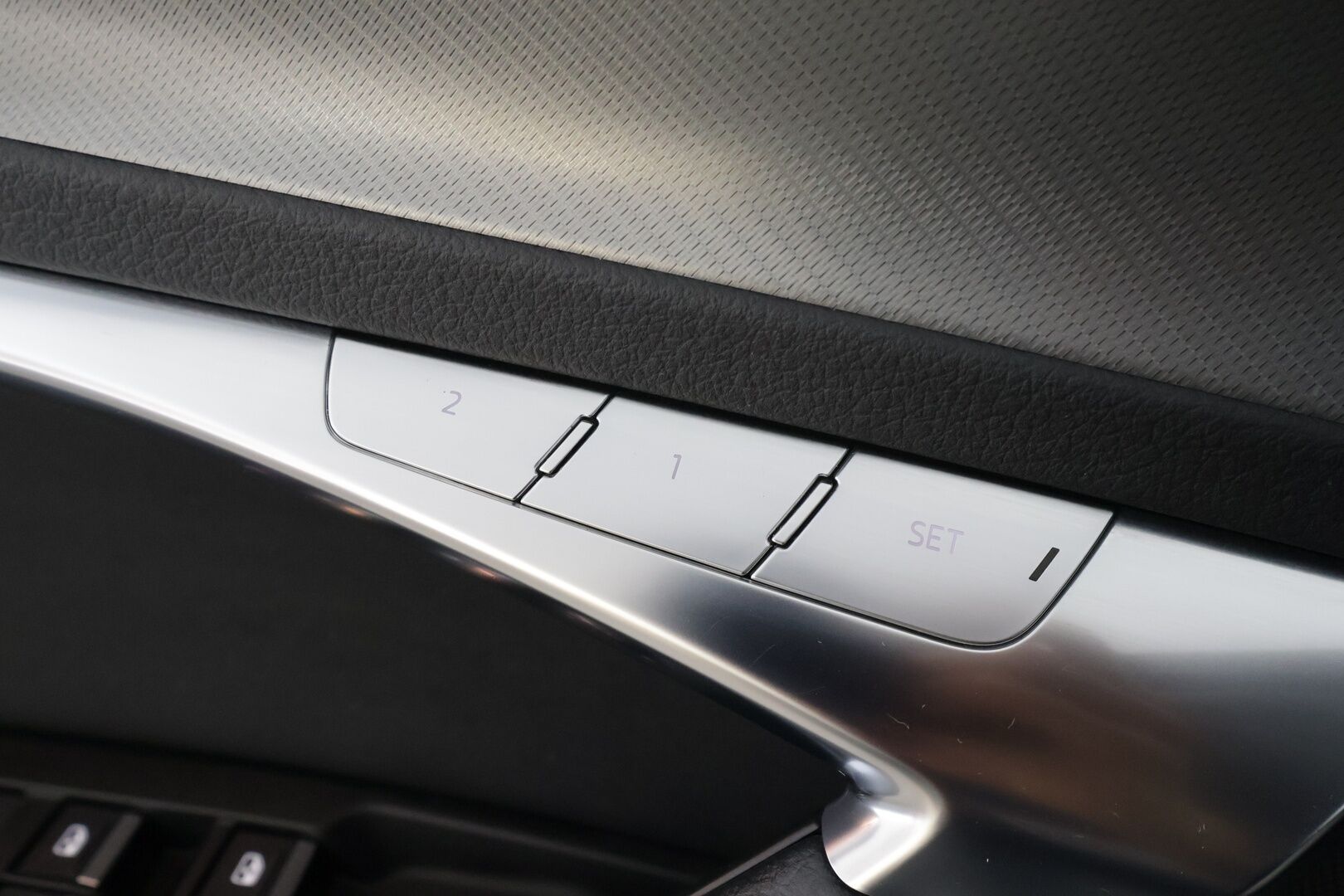 Audi A6 2021 Sedan Business Sport 50 TFSI e quattro S tronic * ACC / Night Vision / 360° / HUD / Muistipenkki / Matrix LED / Navi * - Akku kuntotarkastettu / Imuovet / Sähköpenkit / Kahdet renkaat aluvanteilla / Huippuvarusteet