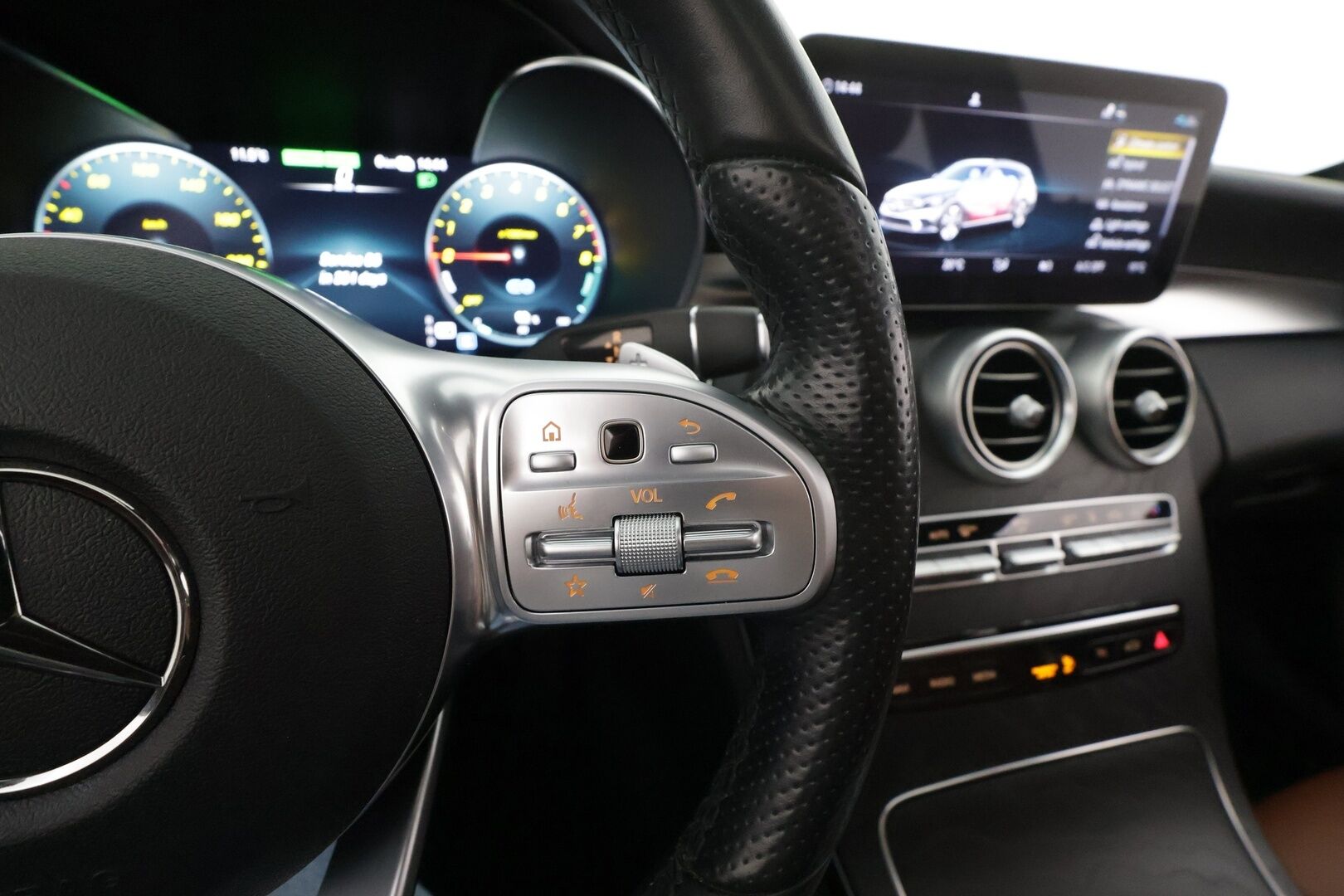 Mercedes-Benz C 2021 300 e T A Business AMG Edition EQ Power * Distronic+ / Lisälämmitin / Ruskeat Muistinahat / Multibeam-LED / 360-Kamera * - 2xLataus / Suomi-auto / Kahdet Renkaat