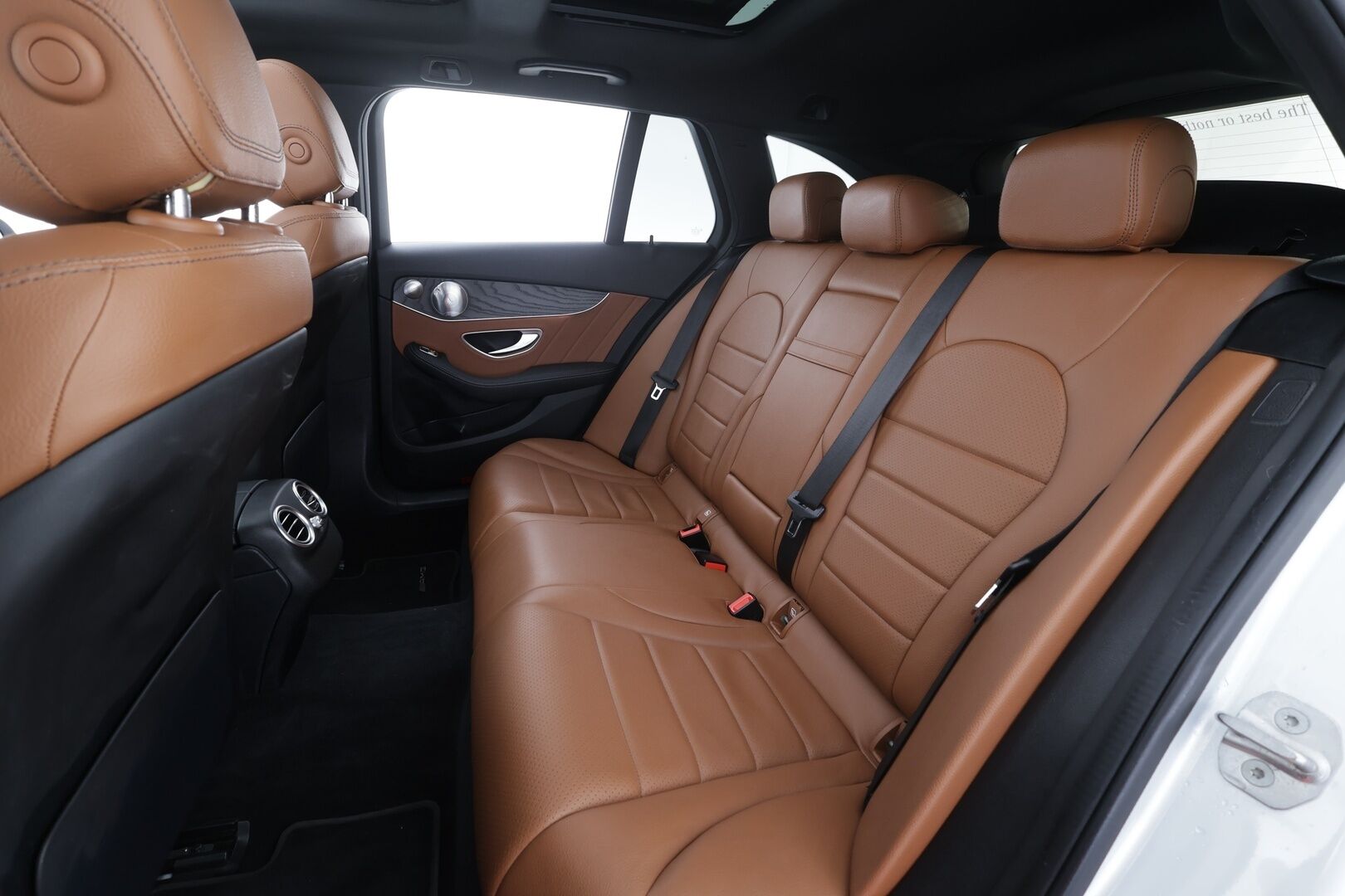 Mercedes-Benz C 2021 300 e T A Business AMG Edition EQ Power * Distronic+ / Lisälämmitin / Ruskeat Muistinahat / Multibeam-LED / 360-Kamera * - 2xLataus / Suomi-auto / Kahdet Renkaat