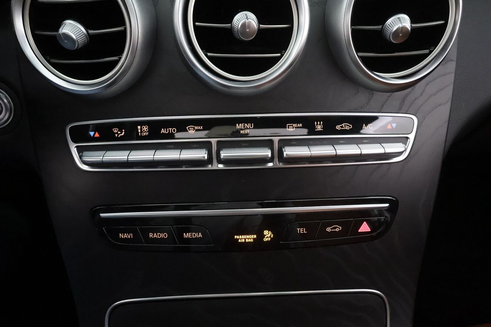 Mercedes-Benz C 2021 300 e T A Business AMG Edition EQ Power * Distronic+ / Lisälämmitin / Ruskeat Muistinahat / Multibeam-LED / 360-Kamera * - 2xLataus / Suomi-auto / Kahdet Renkaat