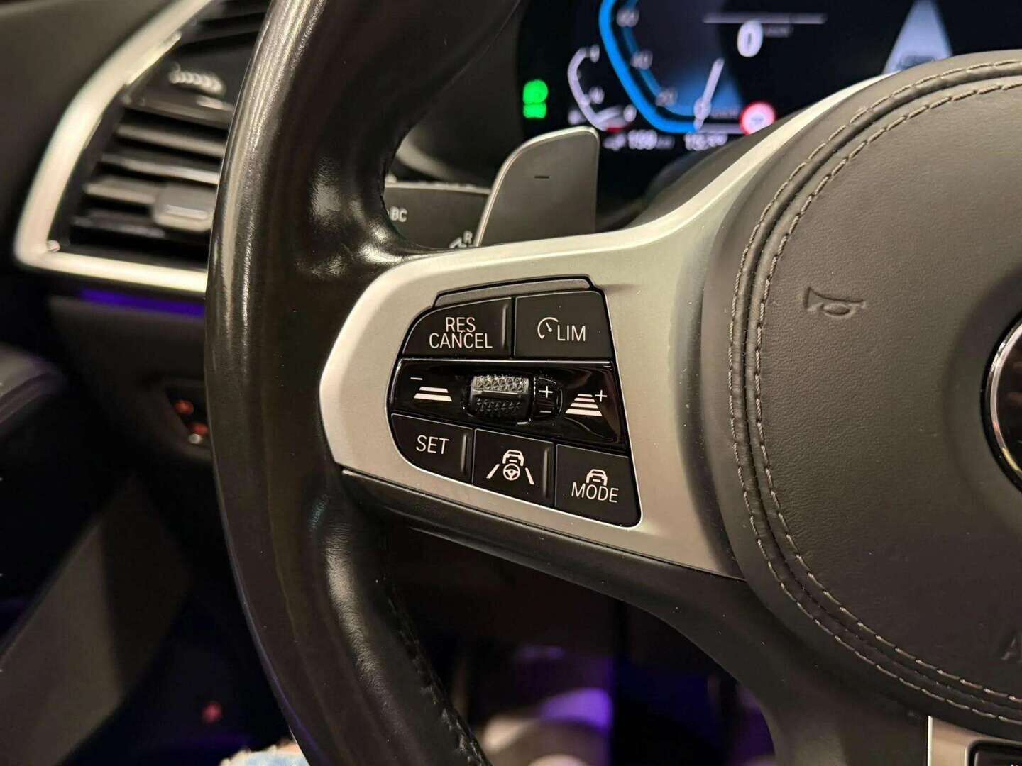 BMW X5 2021 G05 xDrive45e A Charged Edition M-Sport - | DAP | Nelipyöräohjaus | Night Vision | ACC | HUD | H/K | Ilma-alusta | Panorama | Vossen 22" | Laser | Koukku | 360° 3D | Muistinahat | 2X Renkaat & Vanteet |