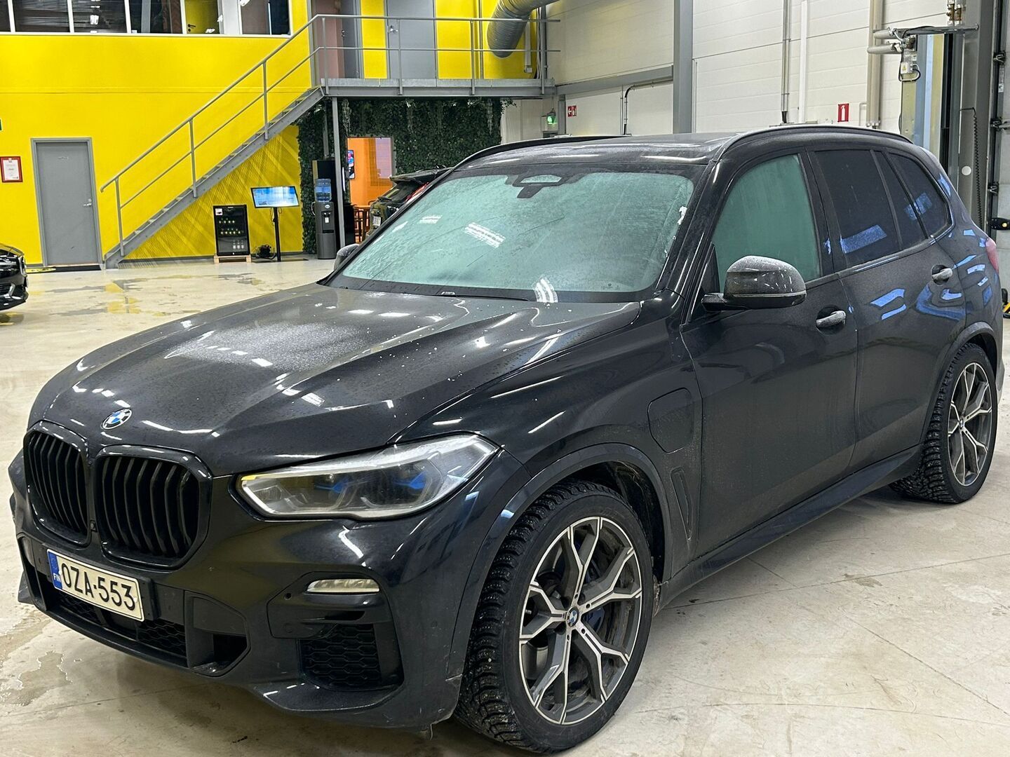 BMW X5 2021 G05 xDrive45e A Charged Edition M-Sport*Nelipyöräohjaus / Panorama / H&K / muistipenkki / ACC / Laser / HUD* - *Night Vision / 2x renkaat&vanteet / Vetokoukku / Proff.navi*