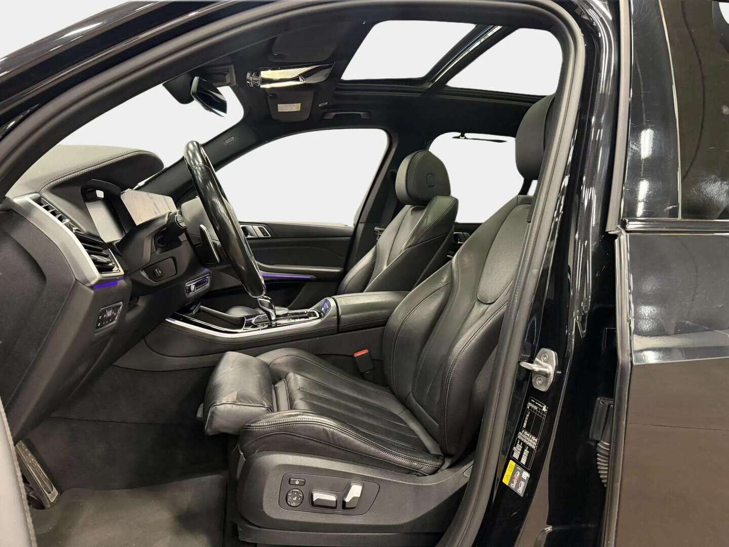 BMW X5 2021 G05 xDrive45e A Charged Edition M-Sport - | DAP | Nelipyöräohjaus | Night Vision | ACC | HUD | H/K | Ilma-alusta | Panorama | Vossen 22" | Laser | Koukku | 360° 3D | Muistinahat | 2X Renkaat & Vanteet |