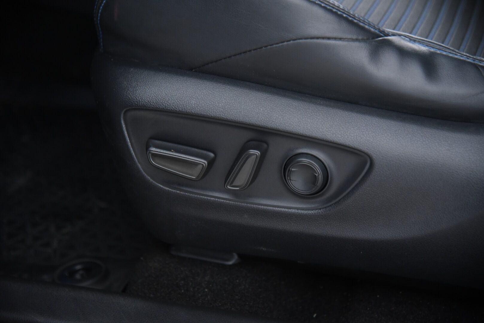 Toyota RAV4 2020 2,5 Hybrid Style Business / Suomi-Auto / Adapt. Vak. / JBL-Audio / P-Kamera / NAVI / LED / Sähköluukku - Juuri huollettu / Todella hyvin varusteltu! 