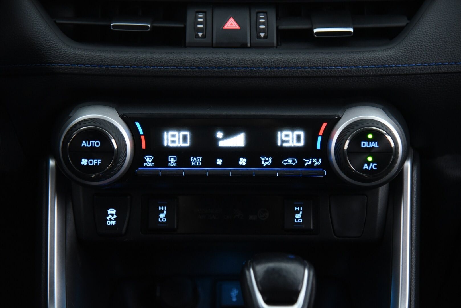 Toyota RAV4 2020 2,5 Hybrid Style Business / Suomi-Auto / Adapt. Vak. / JBL-Audio / P-Kamera / NAVI / LED / Sähköluukku - Juuri huollettu / Todella hyvin varusteltu! 
