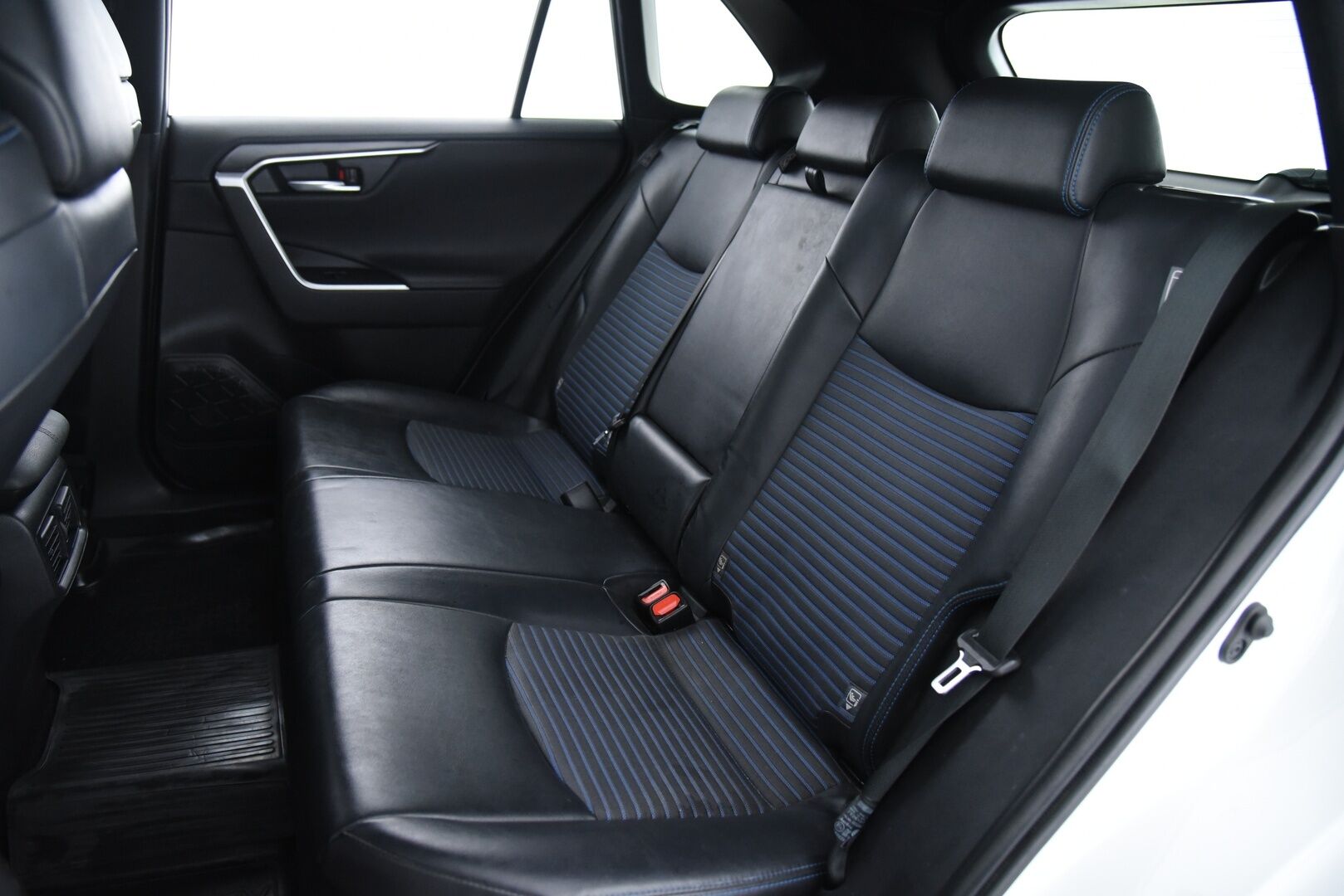 Toyota RAV4 2020 2,5 Hybrid Style Business / Suomi-Auto / Adapt. Vak. / JBL-Audio / P-Kamera / NAVI / LED / Sähköluukku - Juuri huollettu / Todella hyvin varusteltu! 