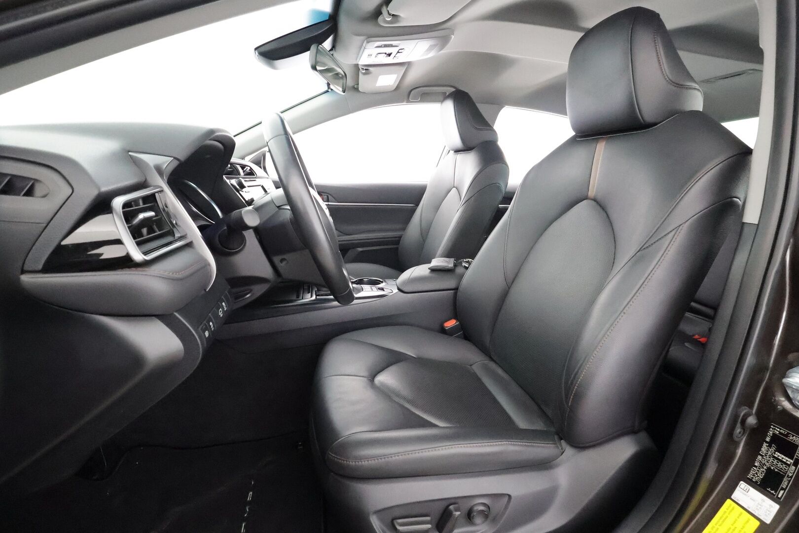 Toyota Camry 2020 2,5 Hybrid Active - Juuri huollettu | ACC | Sähkönahat | LED | P.kamera ja tutkat | Keyless | LTA | PCS | RSA | Bluetooth | Aut. pitkät | 1-om suomiauto | 2x renkaat aluin | - KORKO VAIN 3,99 %