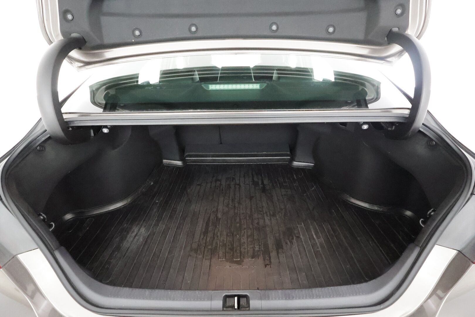 Toyota Camry 2020 2,5 Hybrid Active - Juuri huollettu | ACC | Sähkönahat | LED | P.kamera ja tutkat | Keyless | LTA | PCS | RSA | Bluetooth | Aut. pitkät | 1-om suomiauto | 2x renkaat aluin | - KORKO VAIN 3,99 %