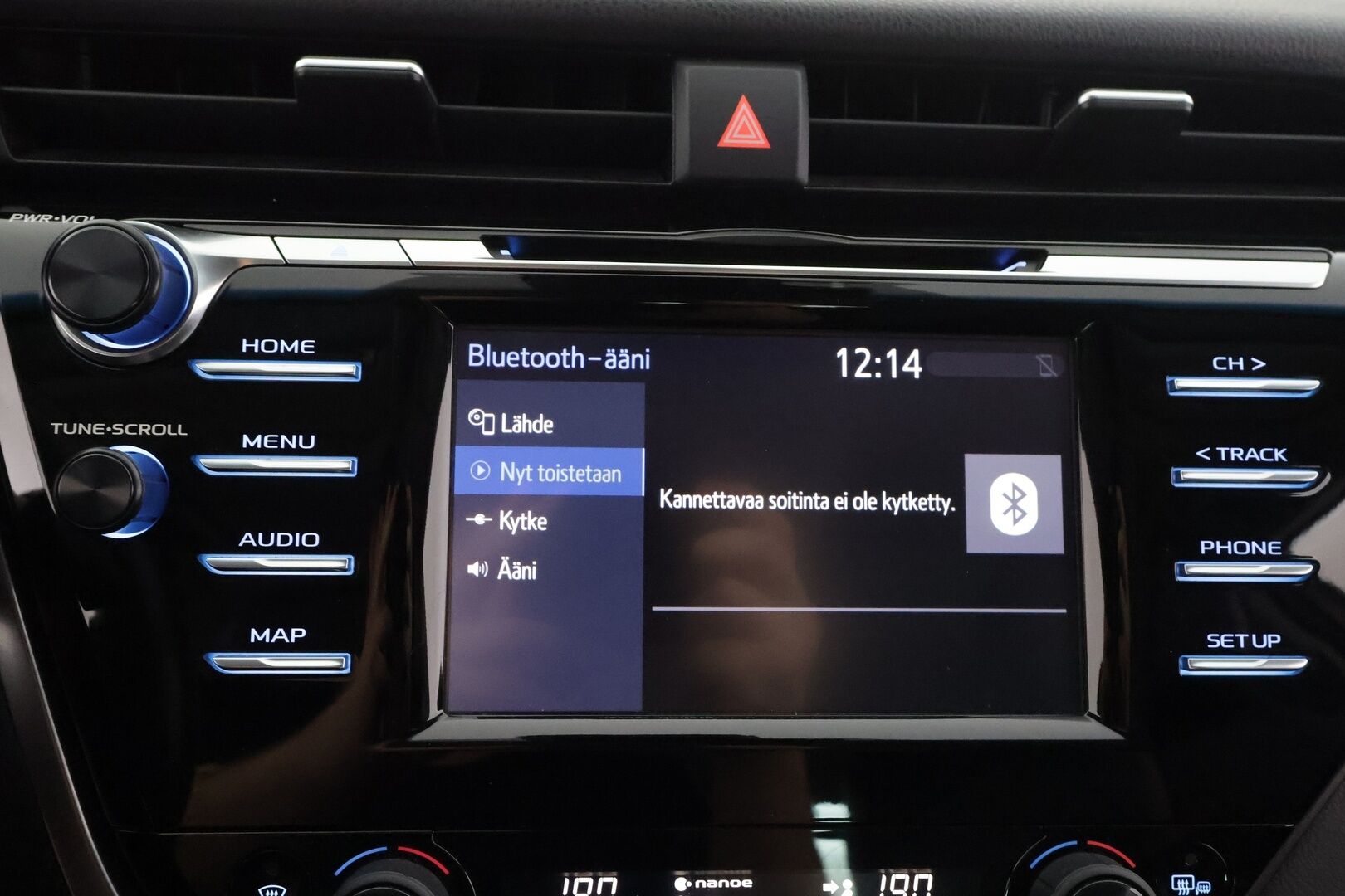 Toyota Camry 2020 2,5 Hybrid Active - Juuri huollettu | ACC | Sähkönahat | LED | P.kamera ja tutkat | Keyless | LTA | PCS | RSA | Bluetooth | Aut. pitkät | 1-om suomiauto | 2x renkaat aluin | - KORKO VAIN 3,99 %