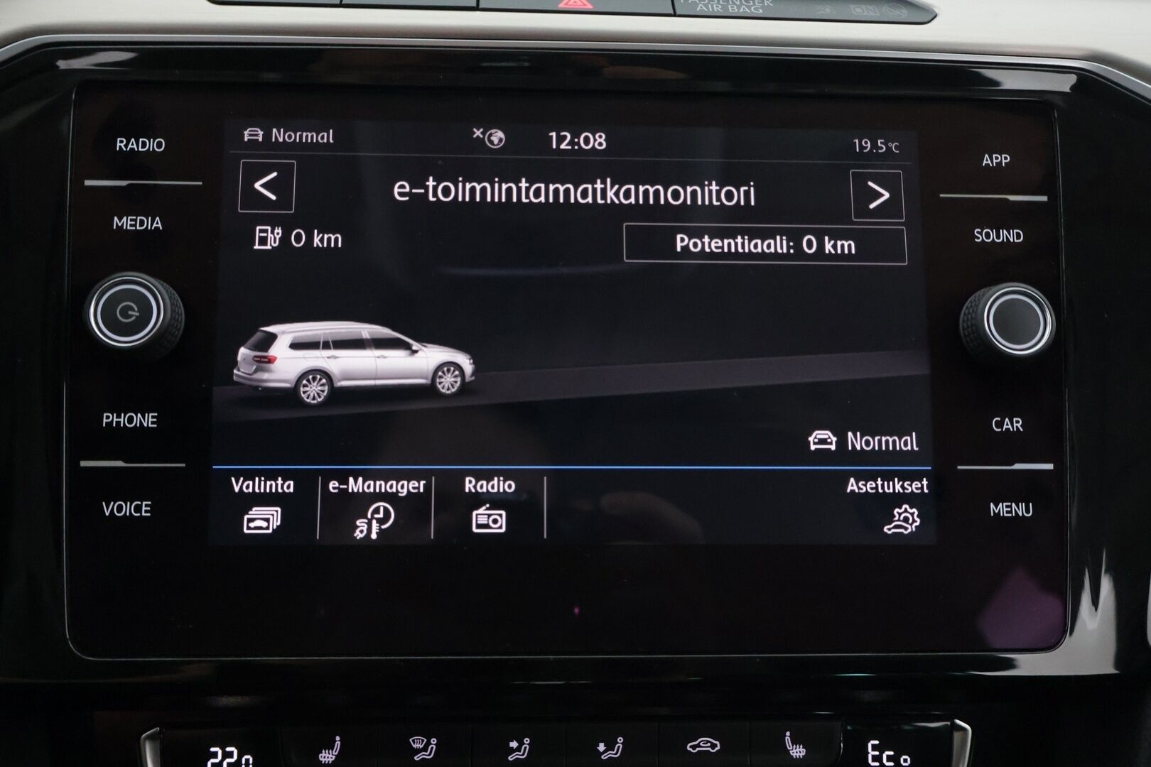 Volkswagen Passat 2018 PASSAT Farmari (AC) 5ov *Webasto / Digimittaristo / Muistipenkki / Nahka-alcantara / Adapt. vakkari / Lane assist / Koukku / S.kontti!* - *Jakohihna tehty!*