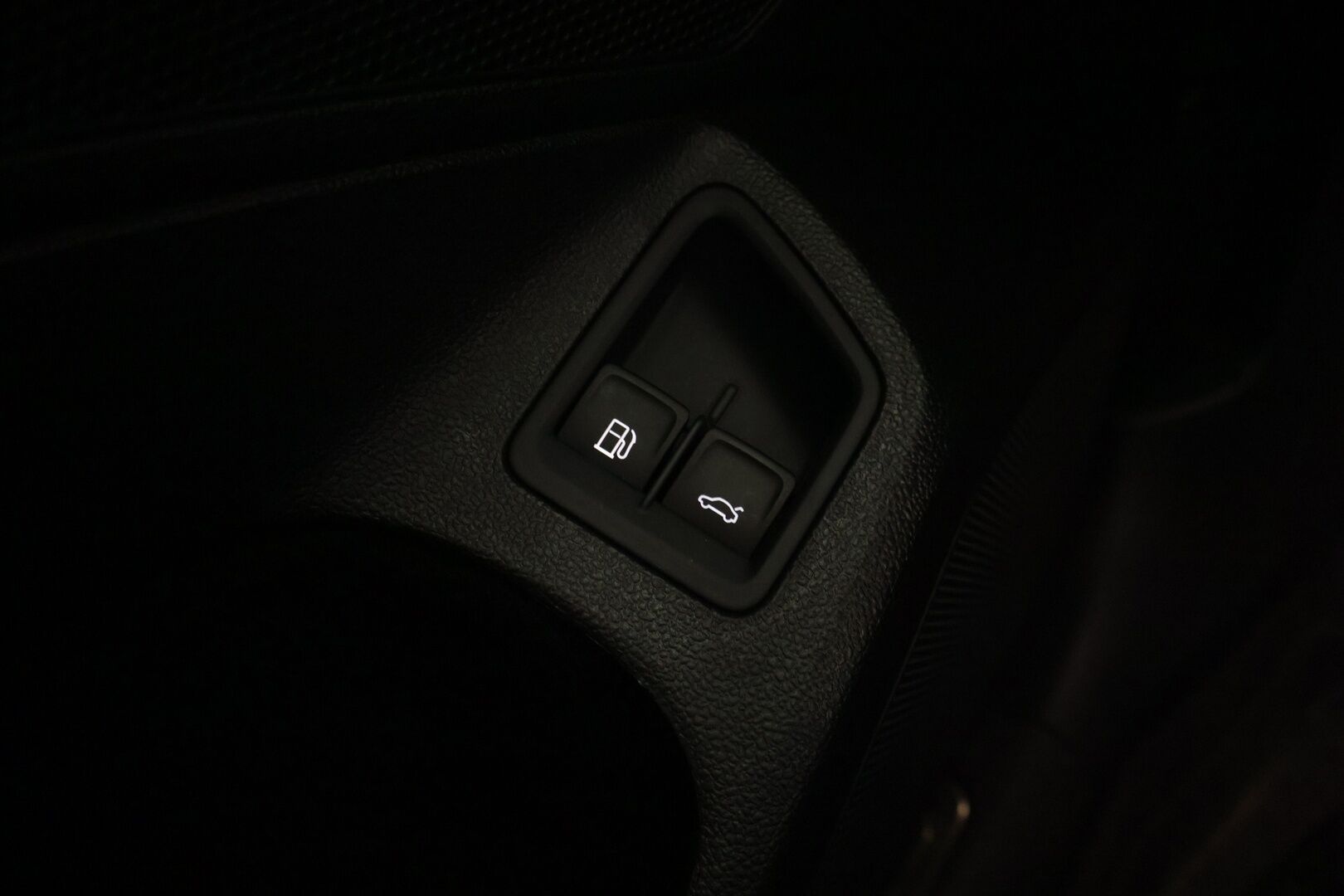 Volkswagen Passat 2018 PASSAT Farmari (AC) 5ov *Webasto / Digimittaristo / Muistipenkki / Nahka-alcantara / Adapt. vakkari / Lane assist / Koukku / S.kontti!* - *Jakohihna tehty!*