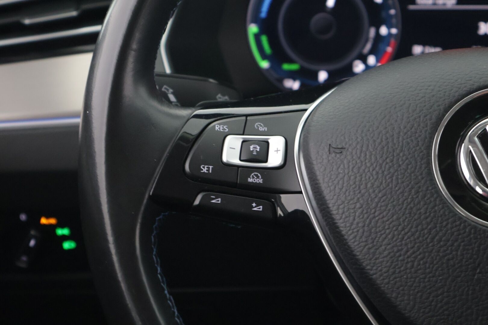 Volkswagen Passat 2018 PASSAT Farmari (AC) 5ov *Webasto / Digimittaristo / Muistipenkki / Nahka-alcantara / Adapt. vakkari / Lane assist / Koukku / S.kontti!* - *Jakohihna tehty!*
