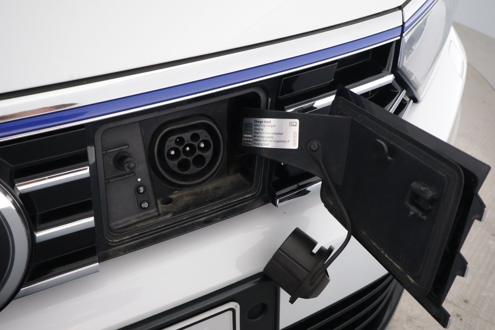 Volkswagen Passat 2018 PASSAT Farmari (AC) 5ov *Webasto / Digimittaristo / Muistipenkki / Nahka-alcantara / Adapt. vakkari / Lane assist / Koukku / S.kontti!* - *Jakohihna tehty!*