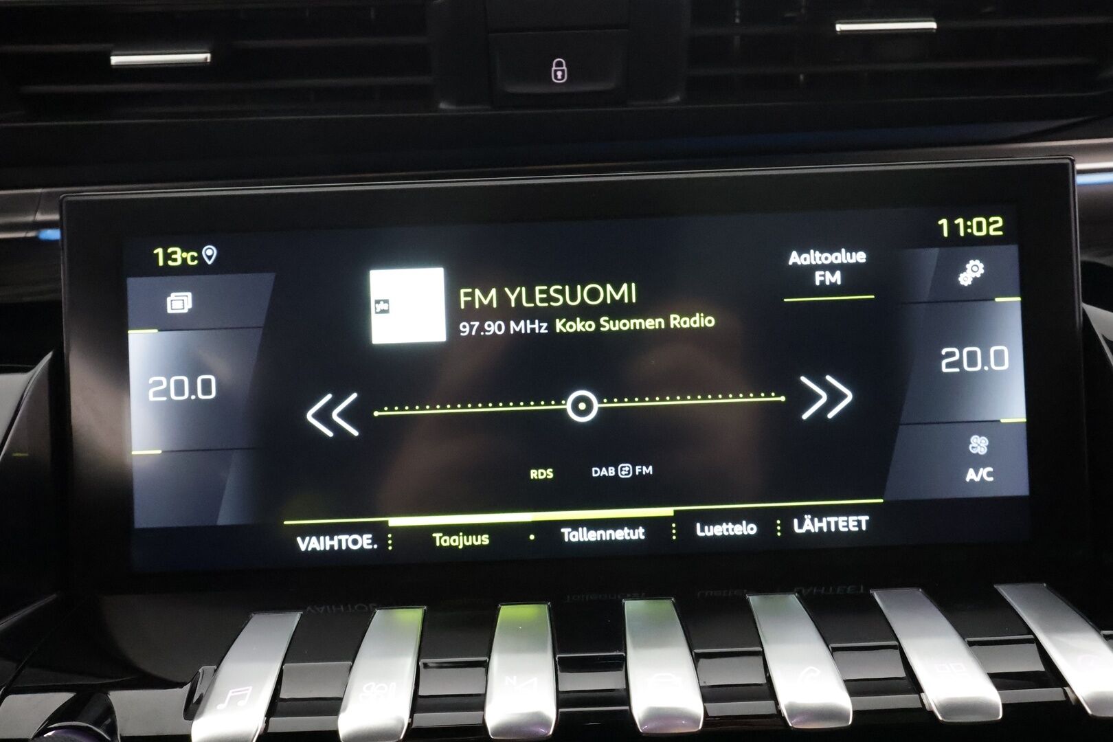 Peugeot 508 2021 SW PSE Hybrid4 360 EAT8-aut - | Lasikatto | ACC | Full-LED | 360 | Focal Audio | Hierova Sportpenkki Muistilla | Suomi-auto | Kahdet renkaat aluvanteilla |