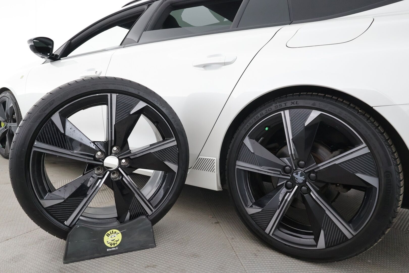 Peugeot 508 2021 SW PSE Hybrid4 360 EAT8-aut * Lasikatto / ACC / Full-LED / 360 / Focal Audio / Hierova Sportpenkki Muistilla * - Suomi-auto / Kahdet renkaat aluvanteilla