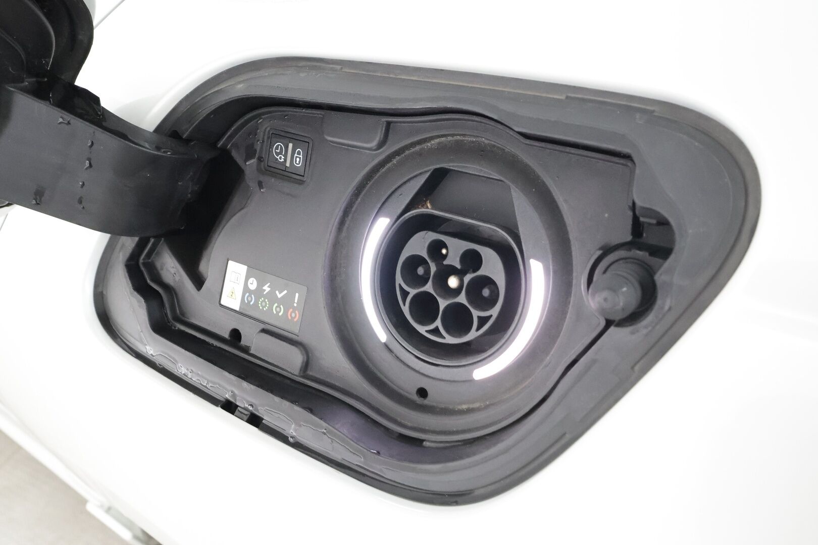 Peugeot 508 2021 SW PSE Hybrid4 360 EAT8-aut * Lasikatto / ACC / Full-LED / 360 / Focal Audio / Hierova Sportpenkki Muistilla * - Suomi-auto / Kahdet renkaat aluvanteilla - HULLUT AVAJAISHULINAT KORKOTARJOUS 3,29 %