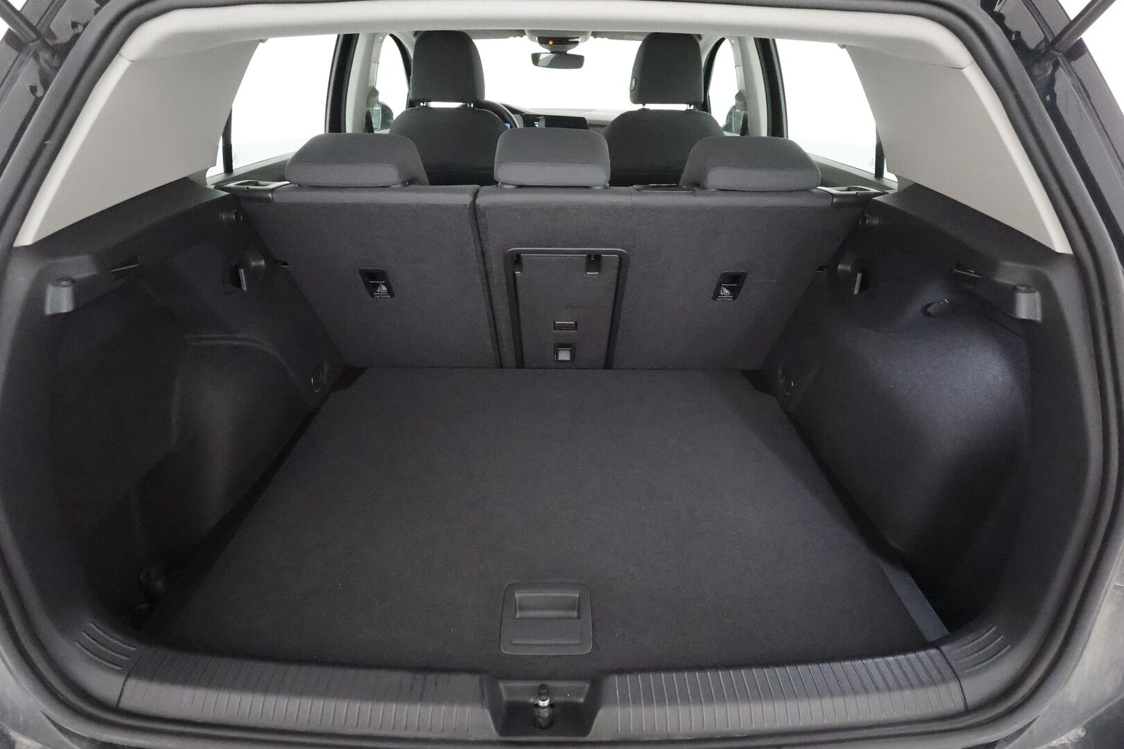Volkswagen Golf 2022 Comfort Business 1,0 eTSI 81 kW (MHEV) DSG-automaatti **1.Om Suomi-auto / Webasto / Adapt.vakkari / P. Kamera** -  LED-valot / Digimittaristo / Kaistavahti / KeylessGO / 2x Renkaat 