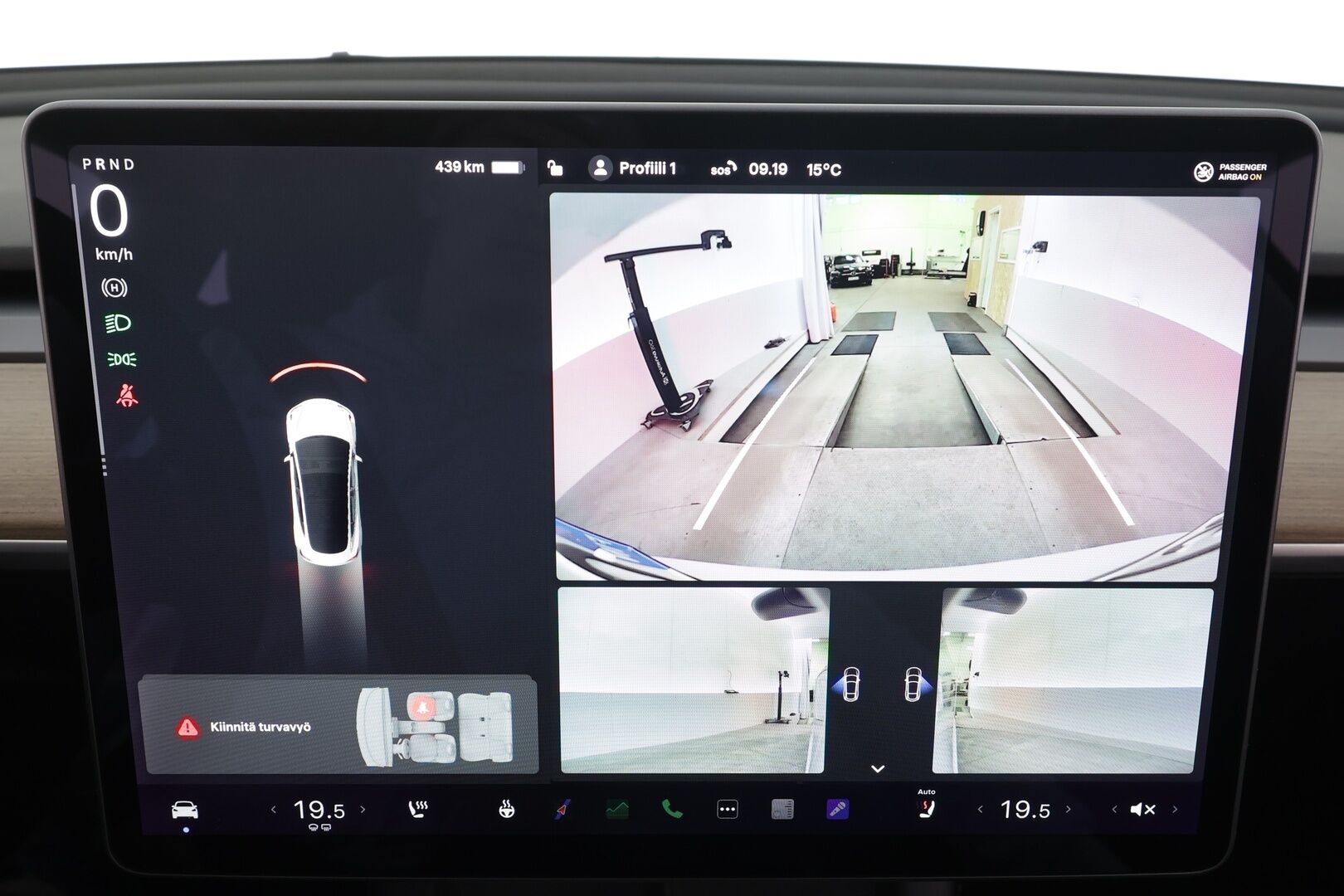 Tesla Model 3 2021 Long Range * ILP / Lasikatto / ACC / Matrix-LED / P.kamera / Muistipenkki / Premium Audio * - 1-om Suomi-auto / 2x Latauskaapelit / Kahdet renkaat aluvanteilla