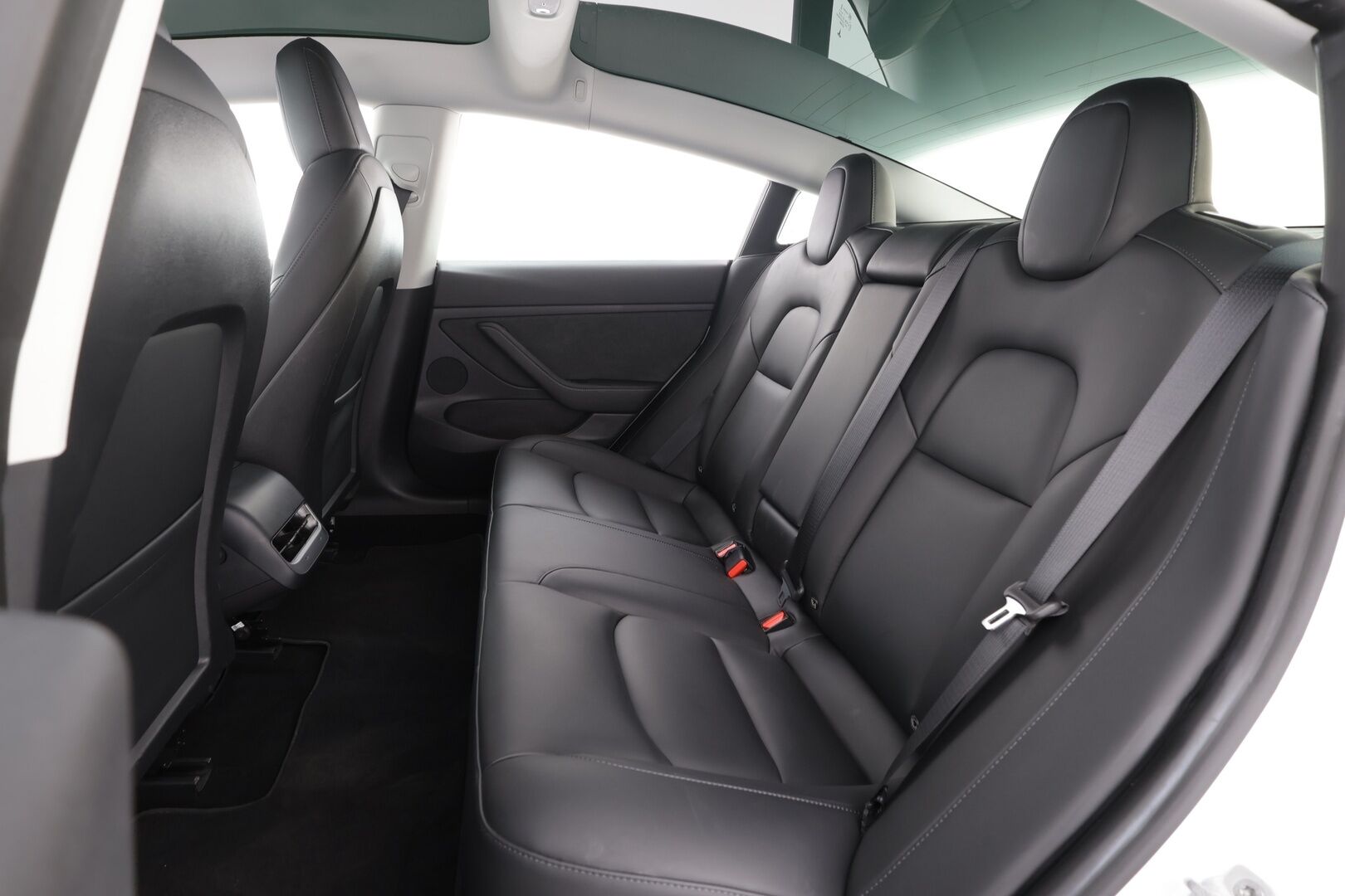 Tesla Model 3 2021 Long Range * ILP / Lasikatto / ACC / Matrix-LED / P.kamera / Muistipenkki / Premium Audio * - 1-om Suomi-auto / 2x Latauskaapelit / Kahdet renkaat aluvanteilla